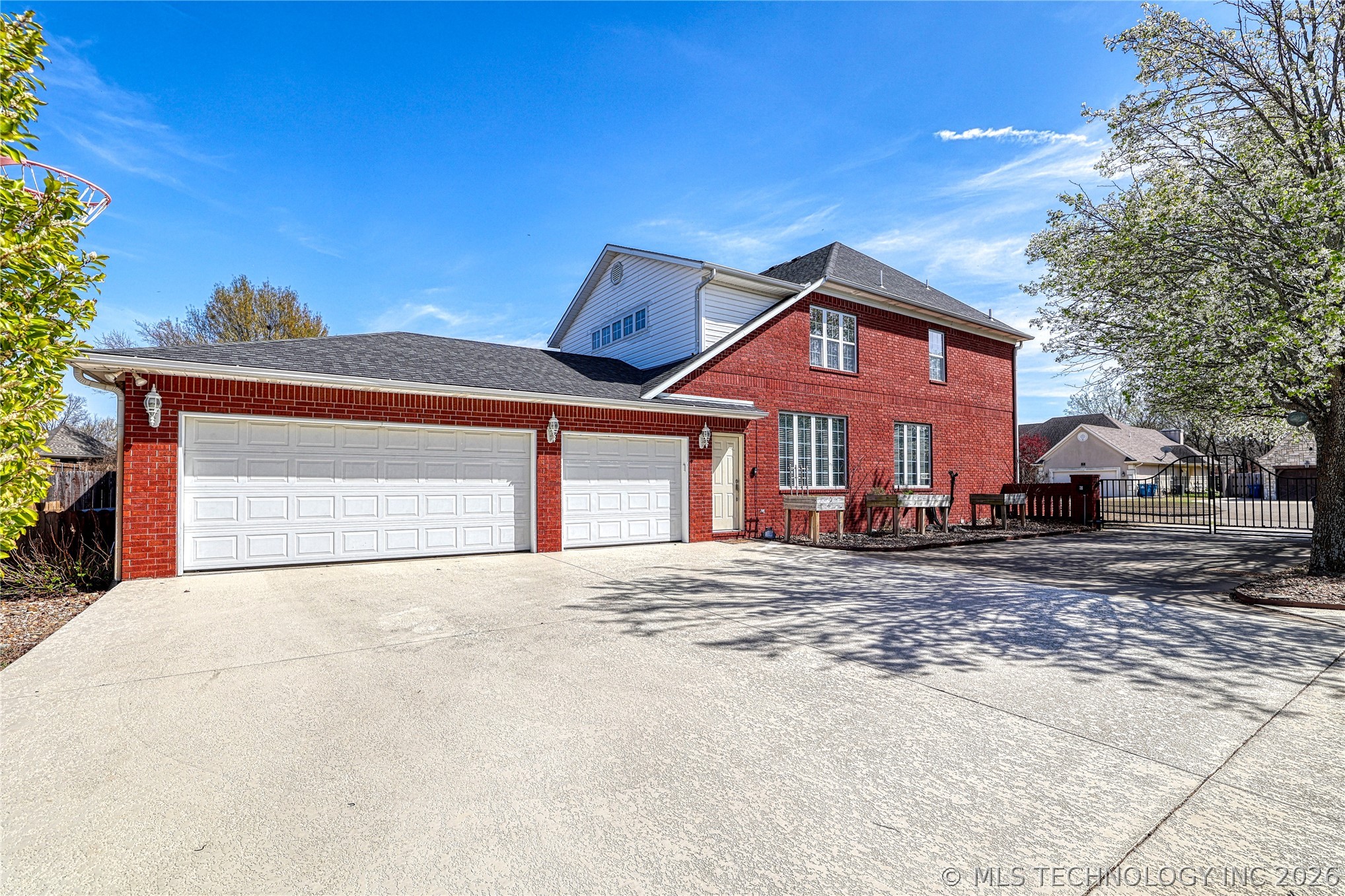 29 River Oaks Avenue Property Photo 2