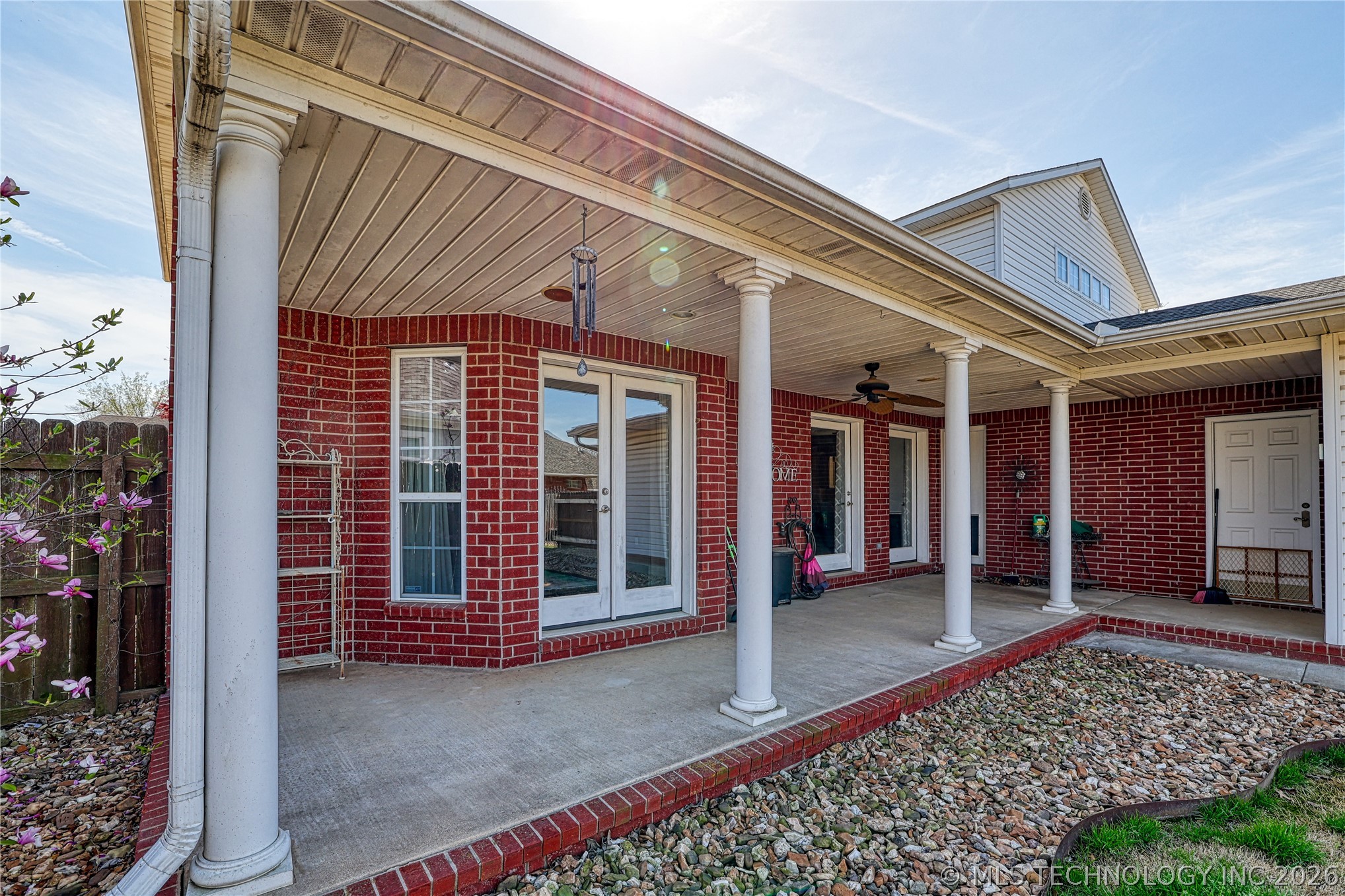 29 River Oaks Avenue Property Photo 6