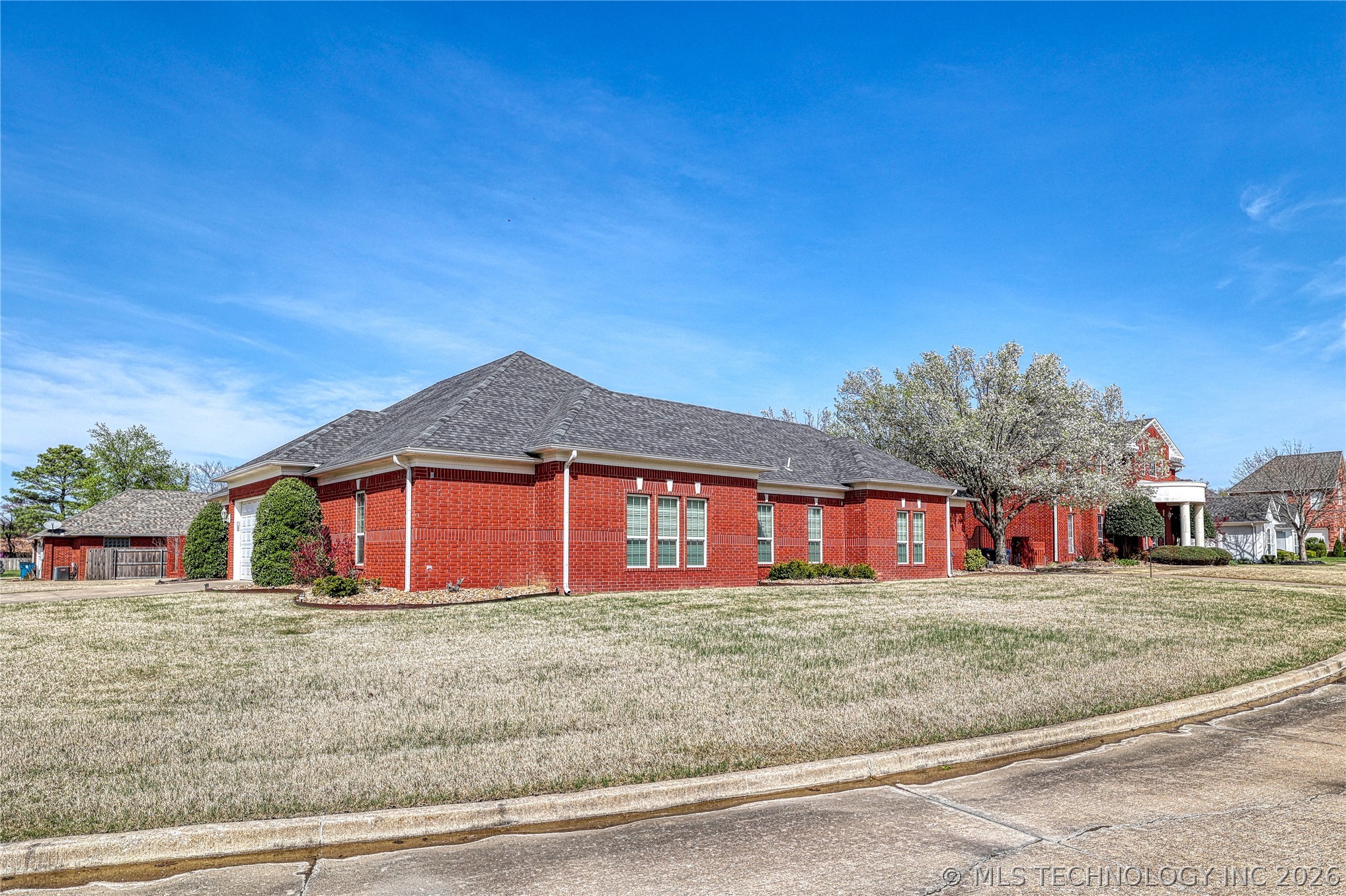 29 River Oaks Avenue Property Photo 9