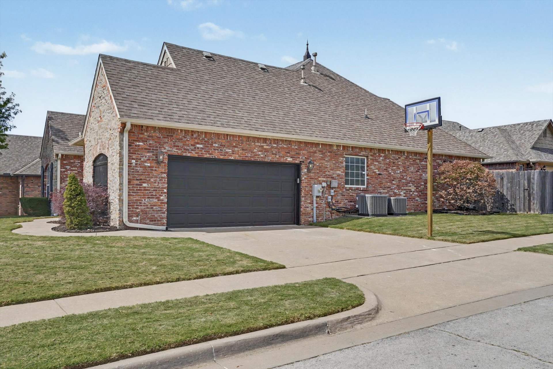 4651 E 144th Place S Property Photo 3