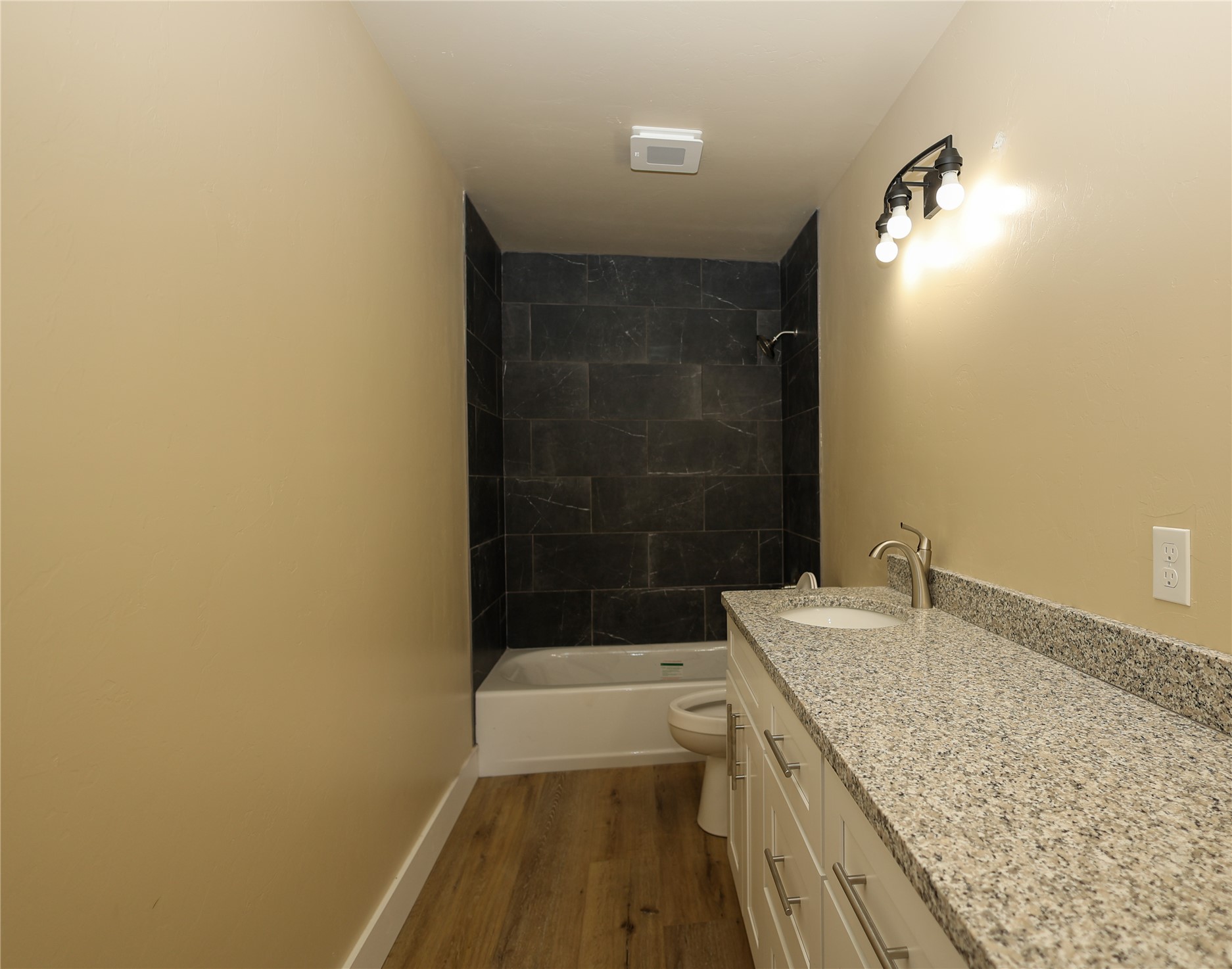 1901 3rd Property Photo 7