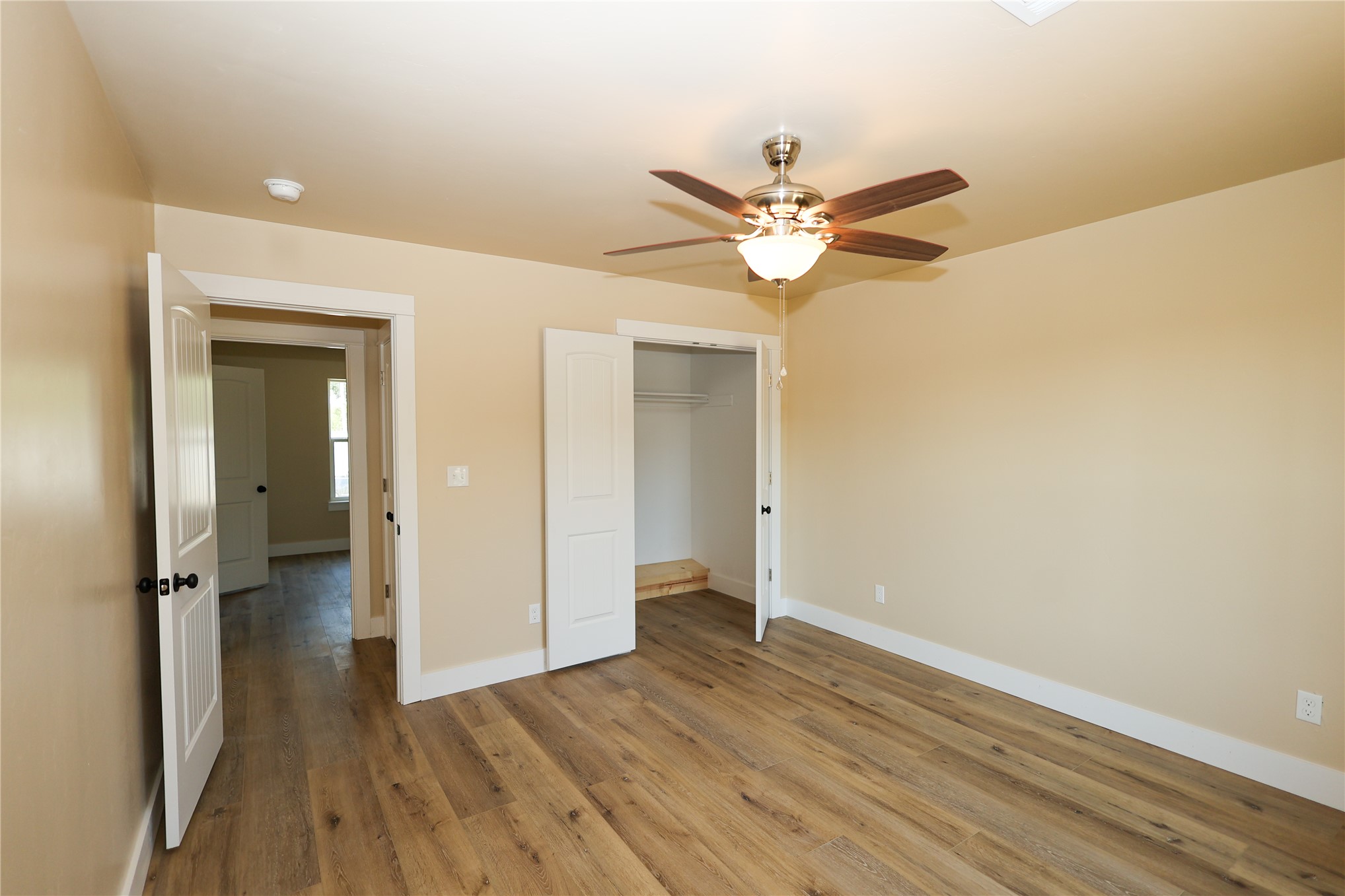 1901 3rd Property Photo 8