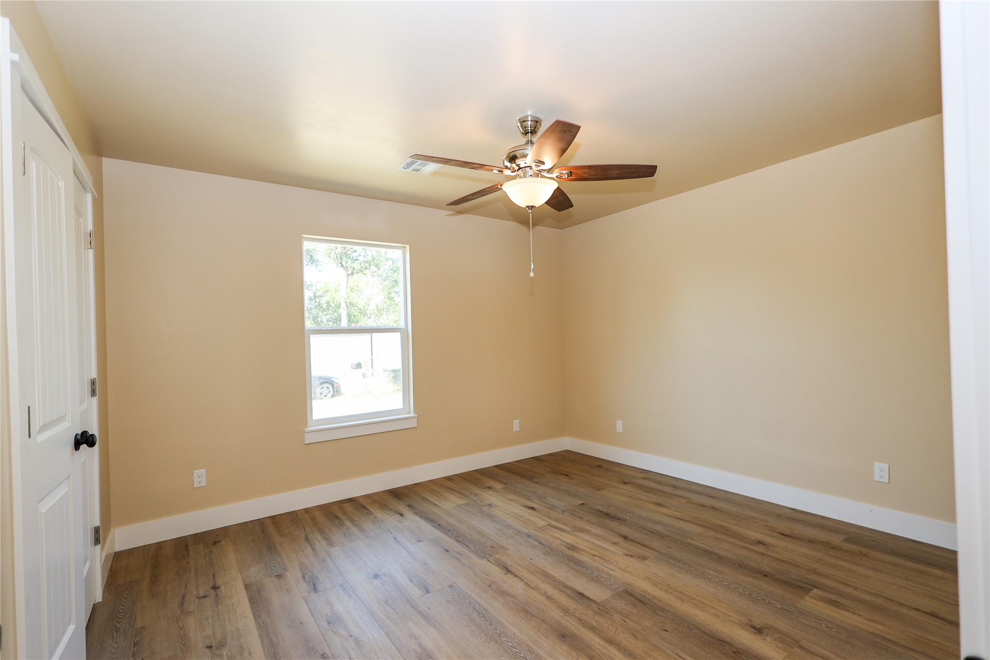 1901 3rd Property Photo 10