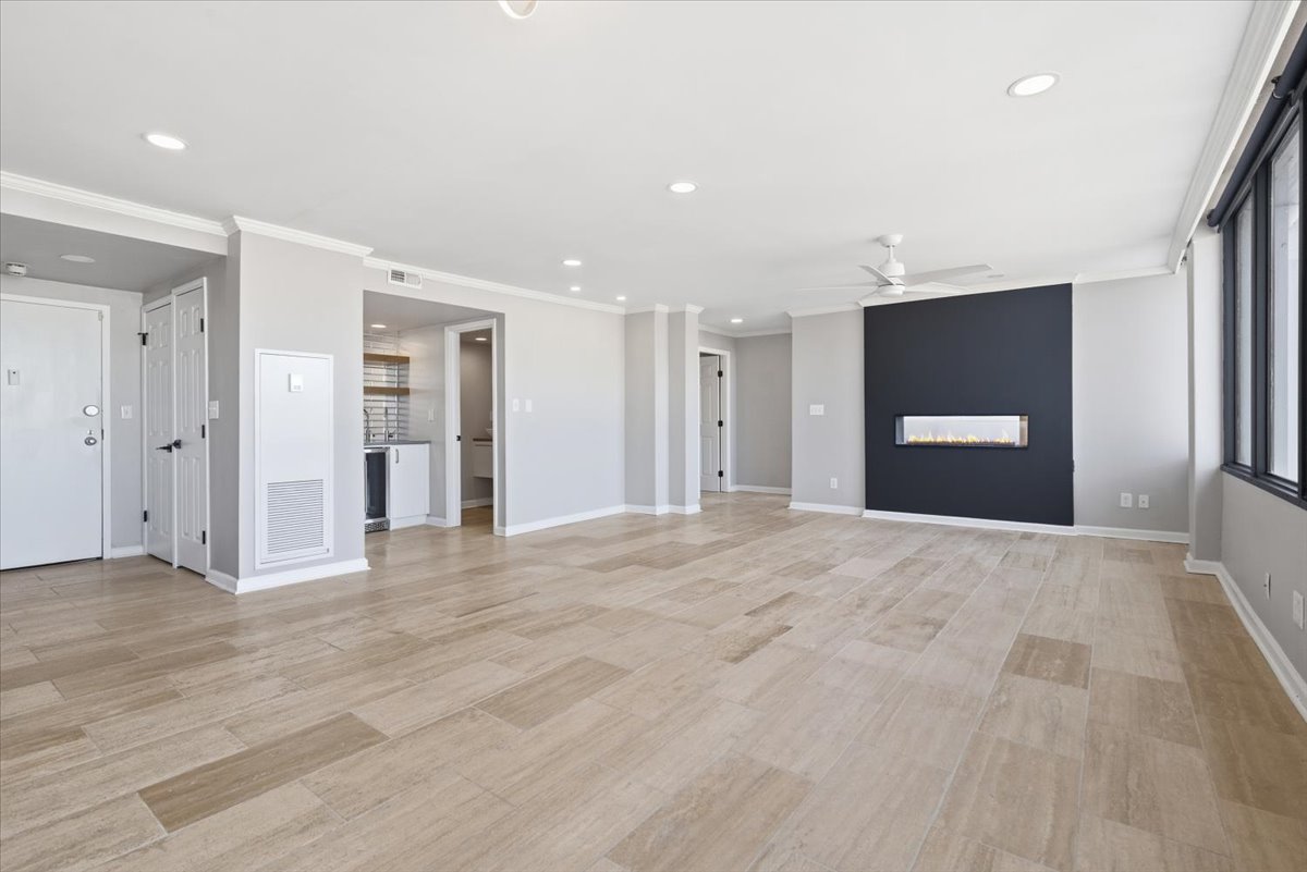 450 W 7th Street 1801-1802 Property Photo 17