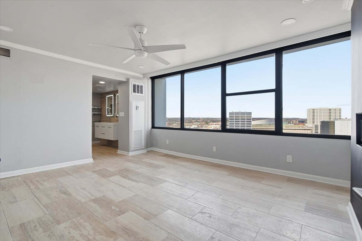 450 W 7th Street 1801-1802 Property Photo 21