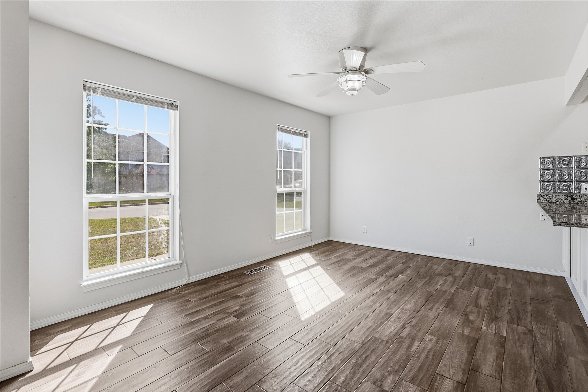 2631 W 68th Street Property Photo 5