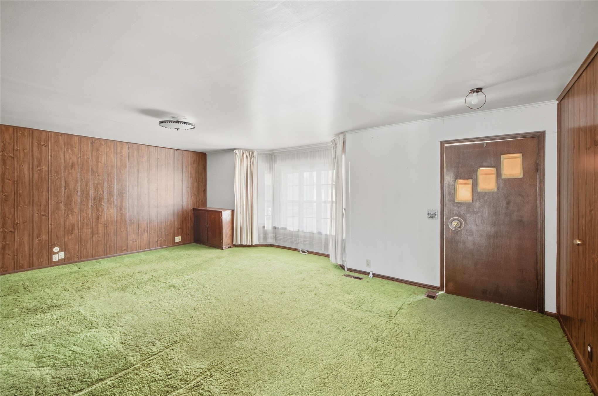 5056 S 514 Lane Property Photo 8