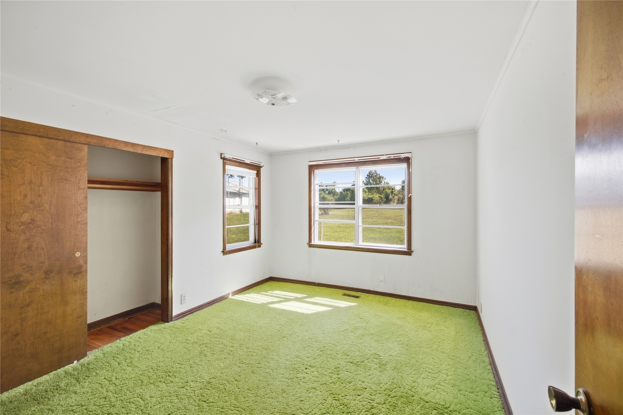 5056 S 514 Lane Property Photo 16