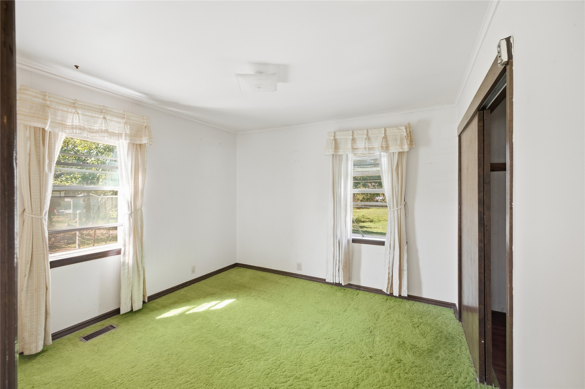5056 S 514 Lane Property Photo 21