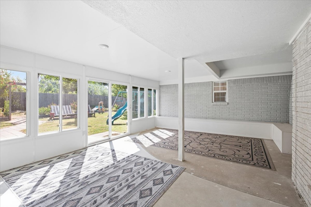 620 Ann Property Photo 36