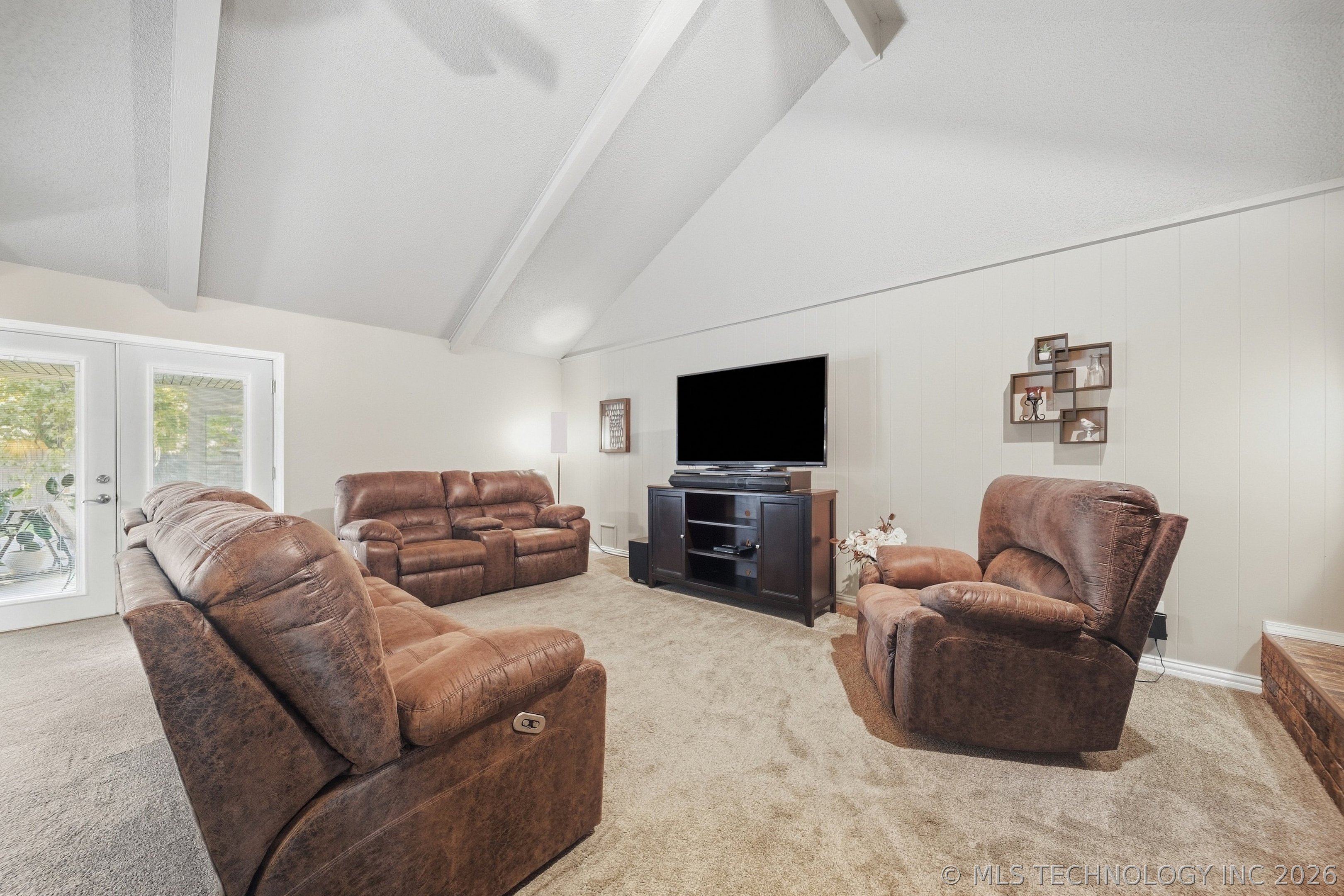 2317 W Louisville Street Property Photo 5