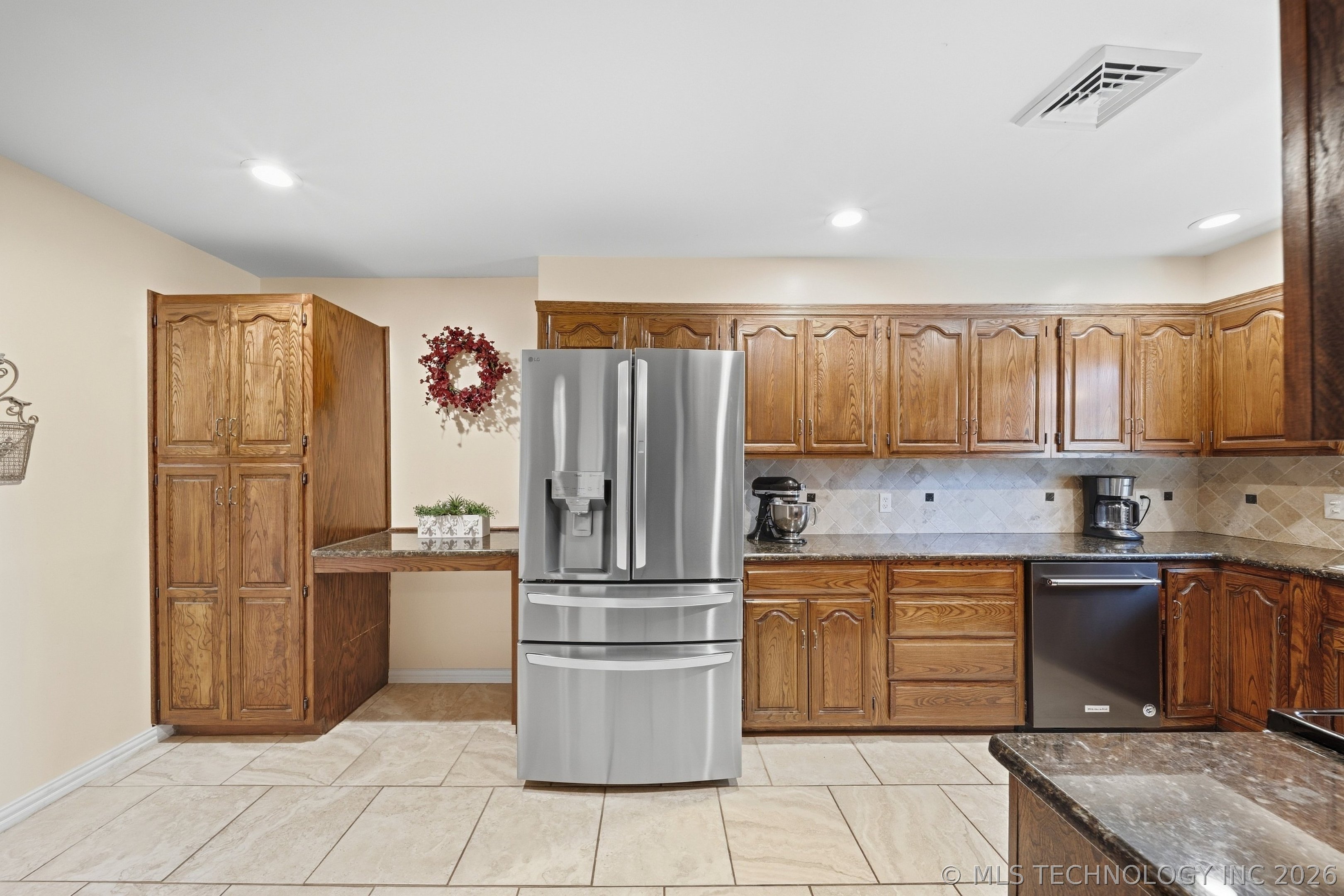 2317 W Louisville Street Property Photo 7