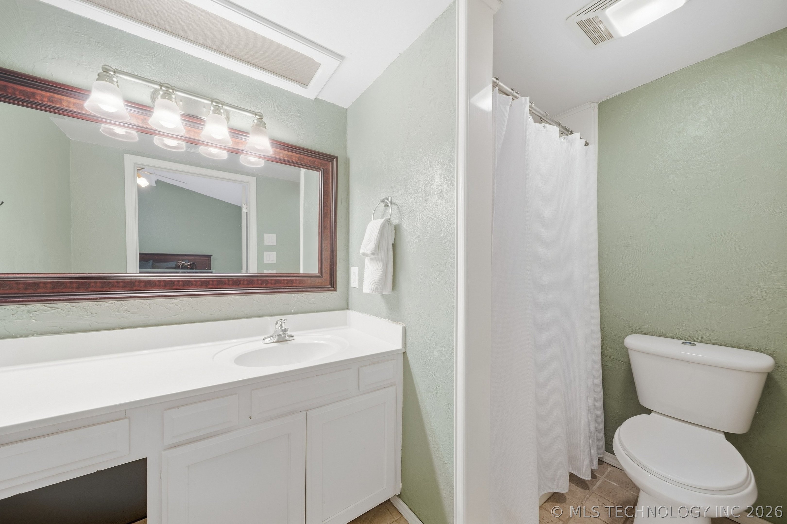 2317 W Louisville Street Property Photo 15