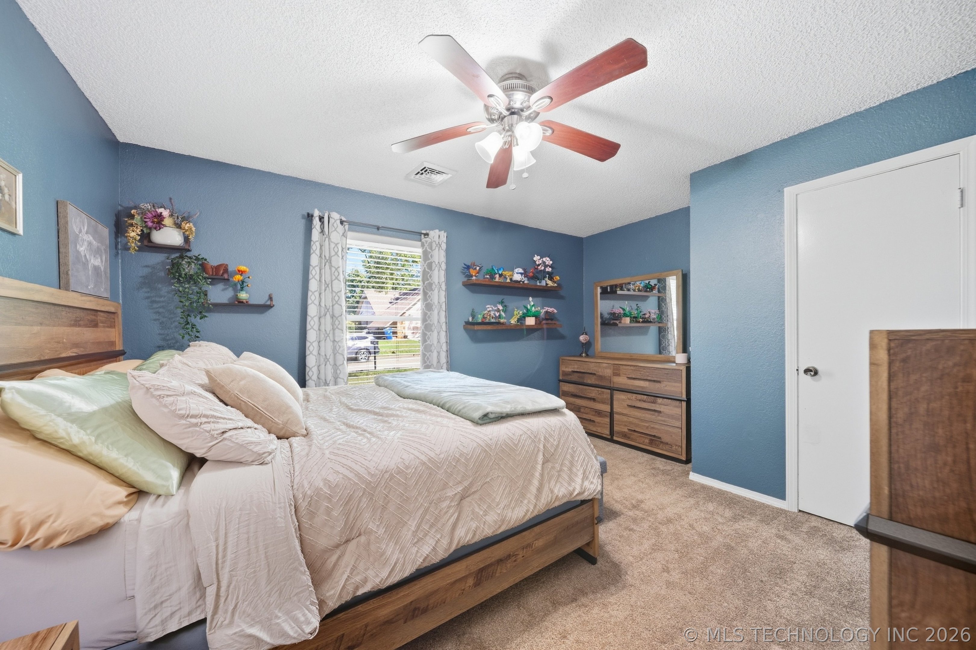 2317 W Louisville Street Property Photo 16