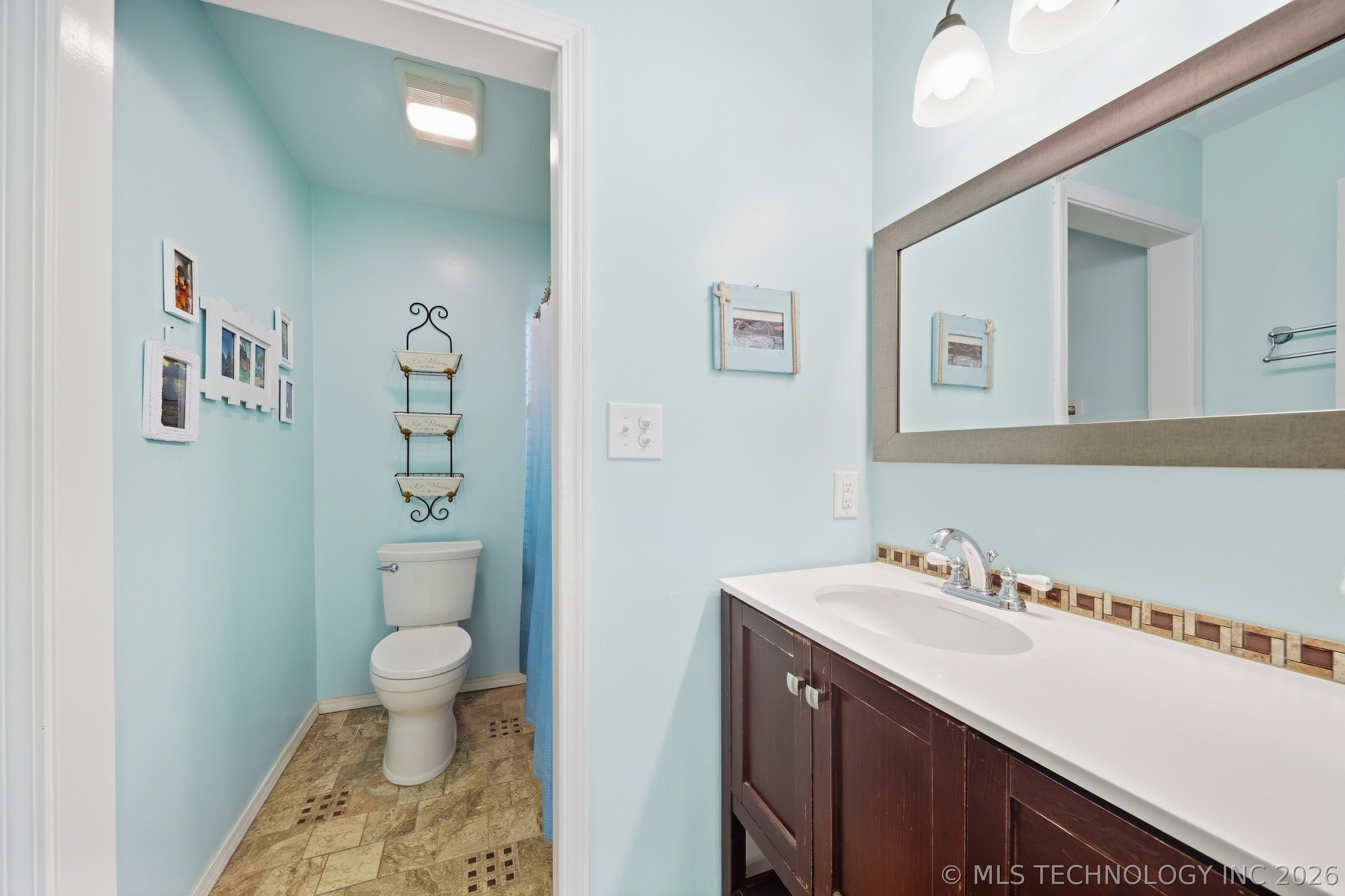 2317 W Louisville Street Property Photo 22