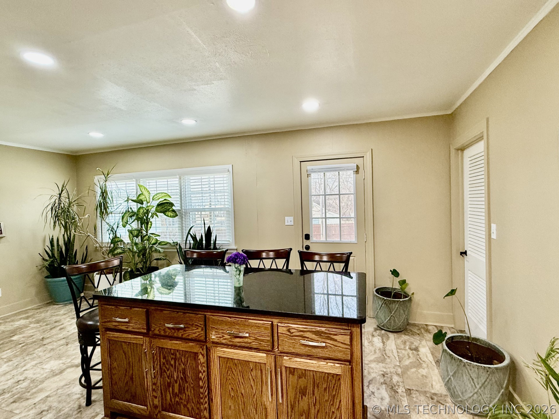 1433 S Dewey Avenue Property Photo 12
