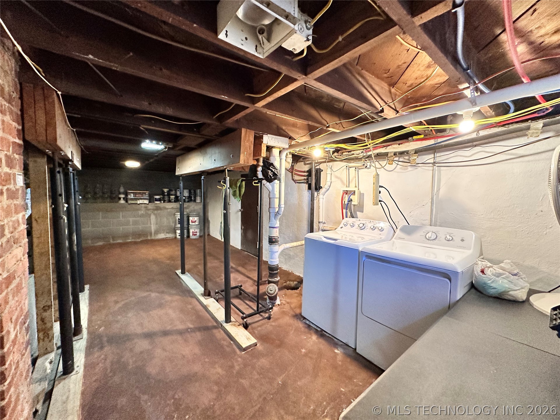 1433 S Dewey Avenue Property Photo 24
