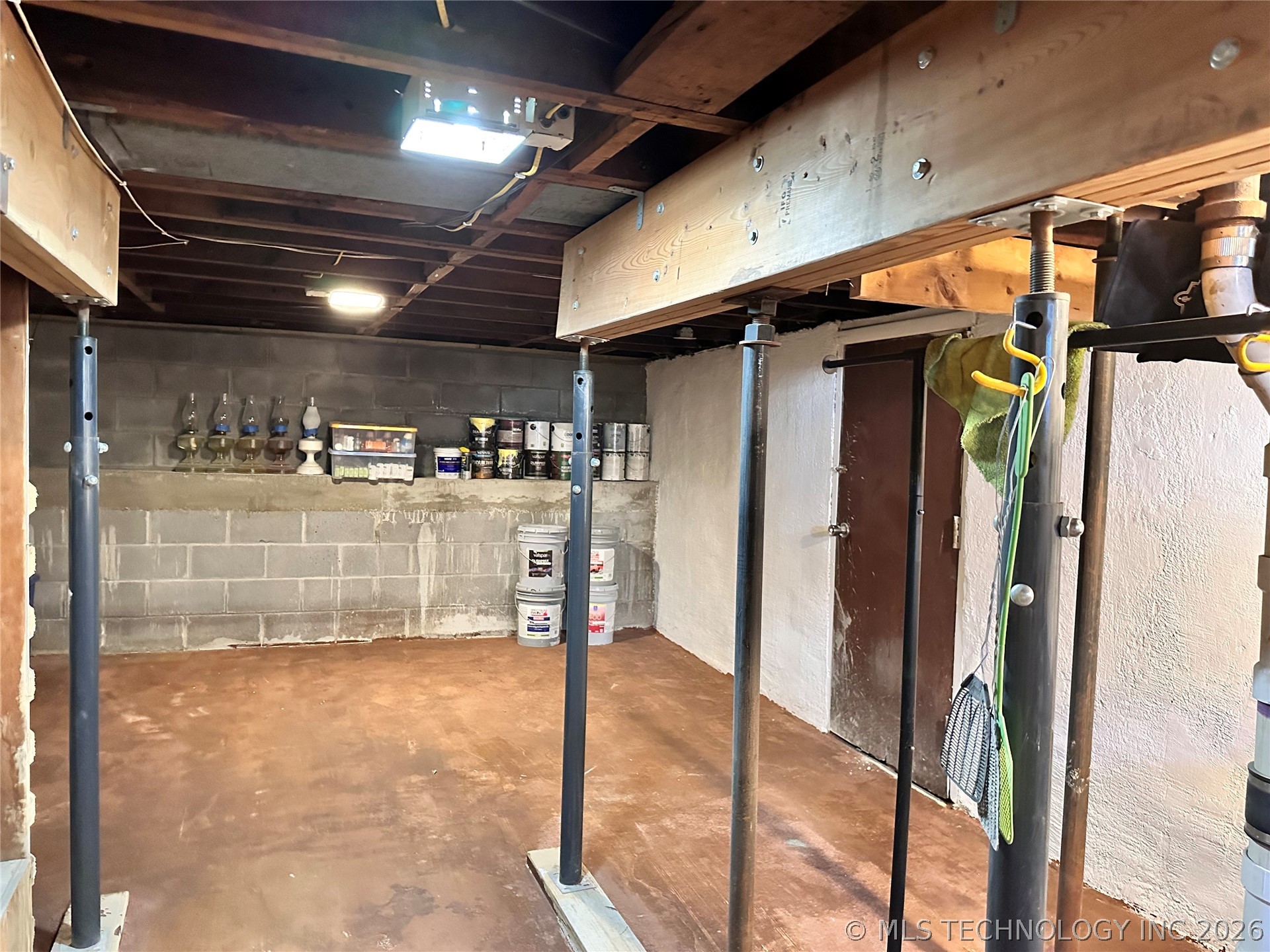 1433 S Dewey Avenue Property Photo 25