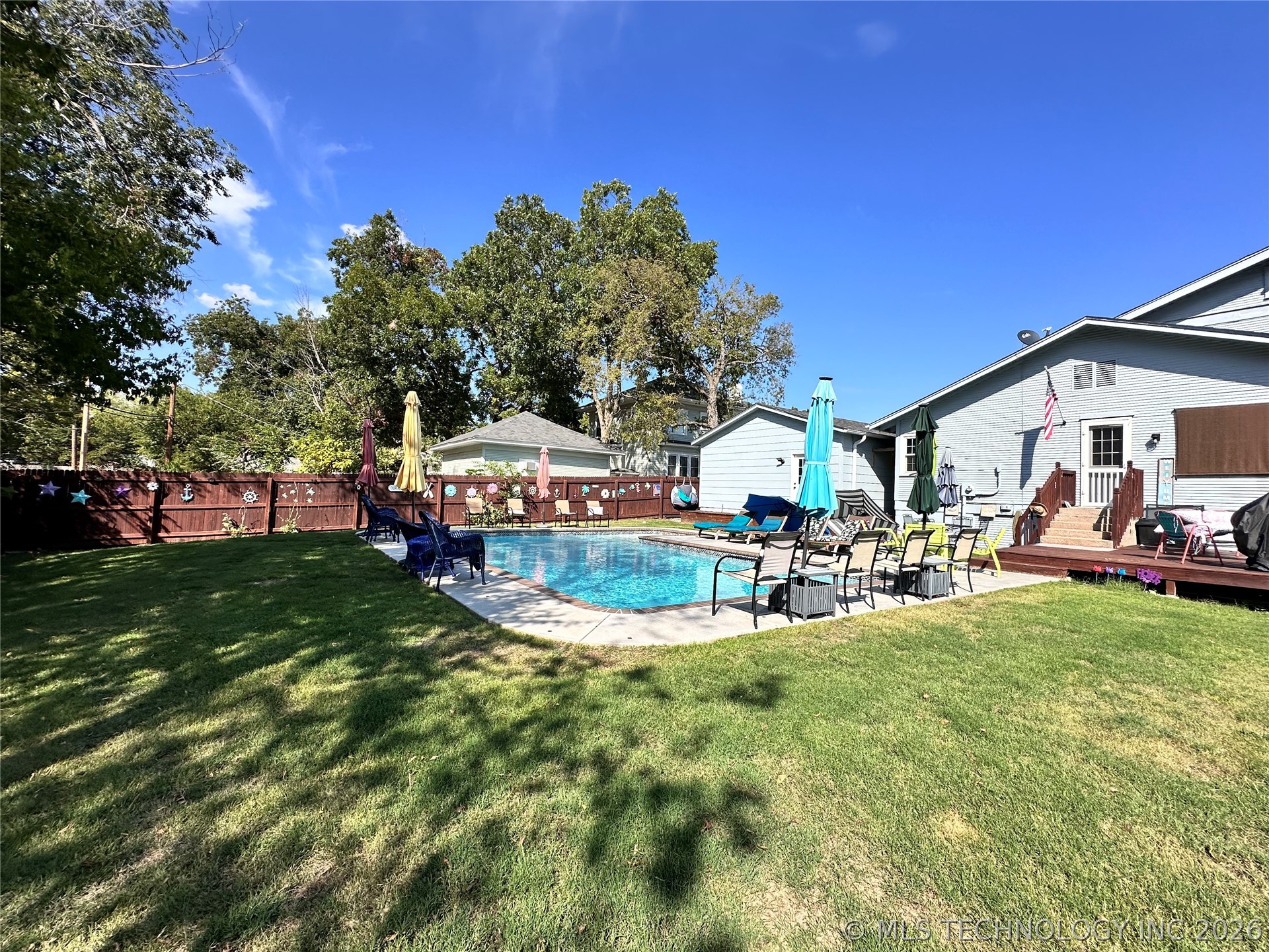 1433 S Dewey Avenue Property Photo 29