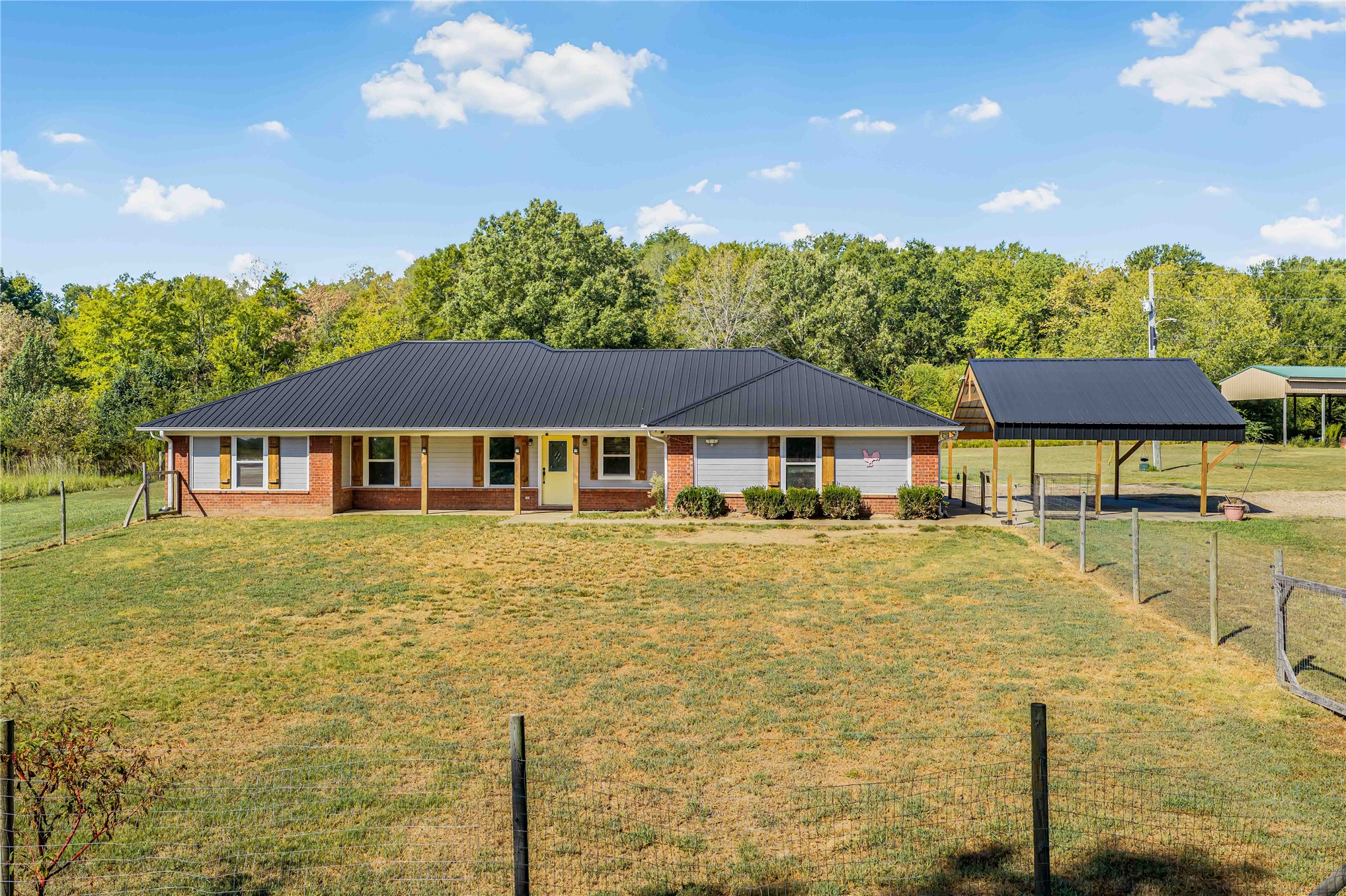 18747 Cowshed Crossing Property Photo 1