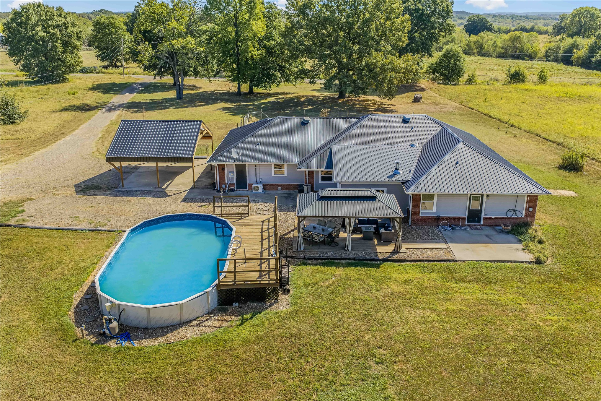 18747 Cowshed Crossing Property Photo 2