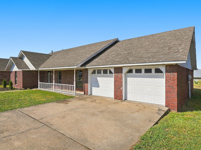111 Lanita Drive Property Photo 3