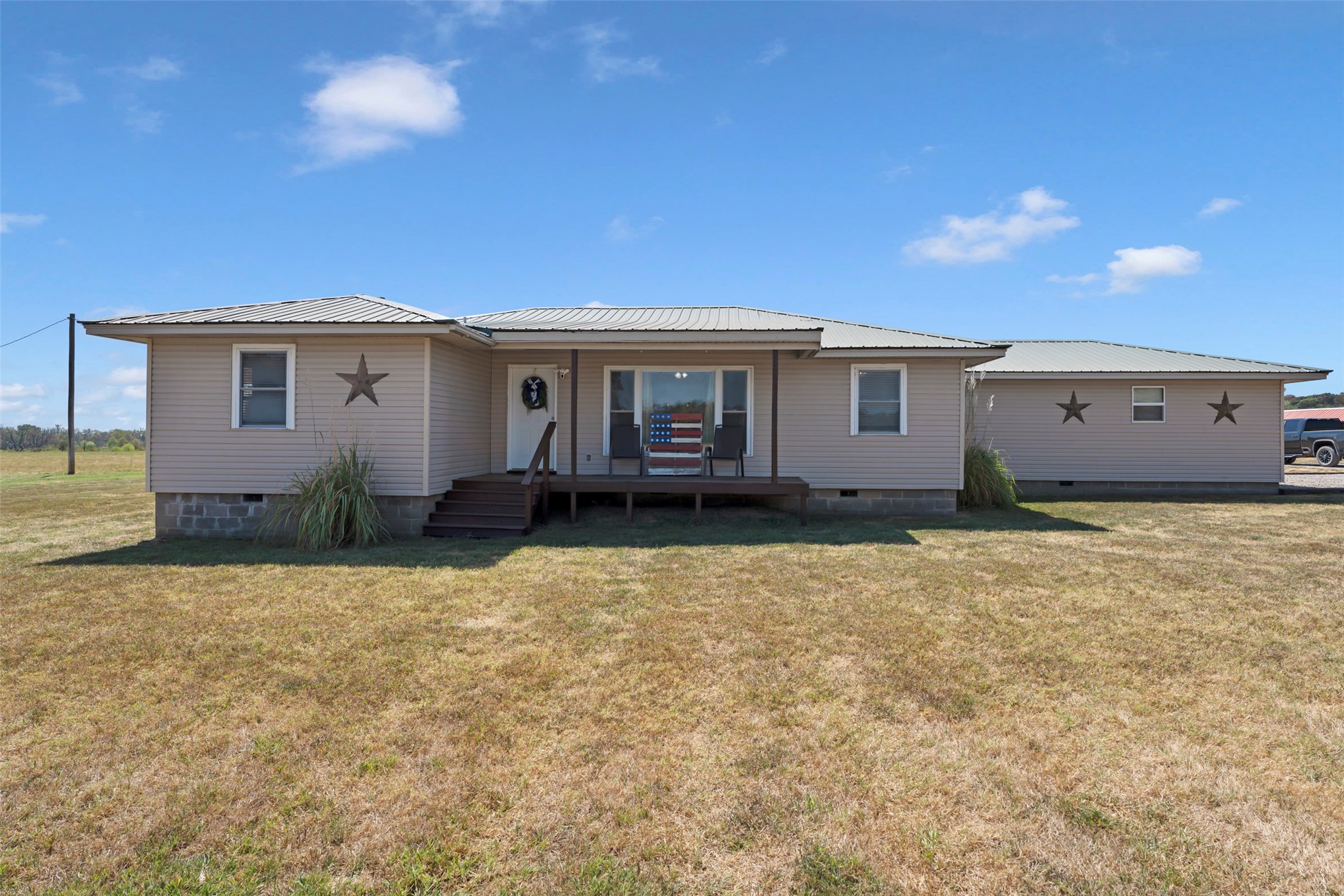 2315 W 350 Road Property Photo 1