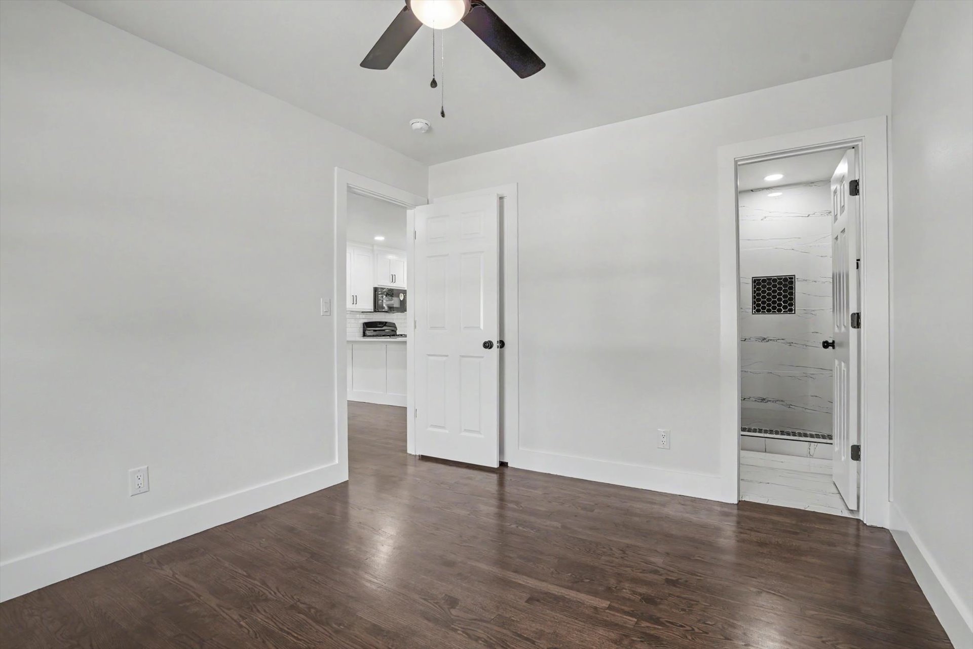 1040 N New Haven Avenue Property Photo 15