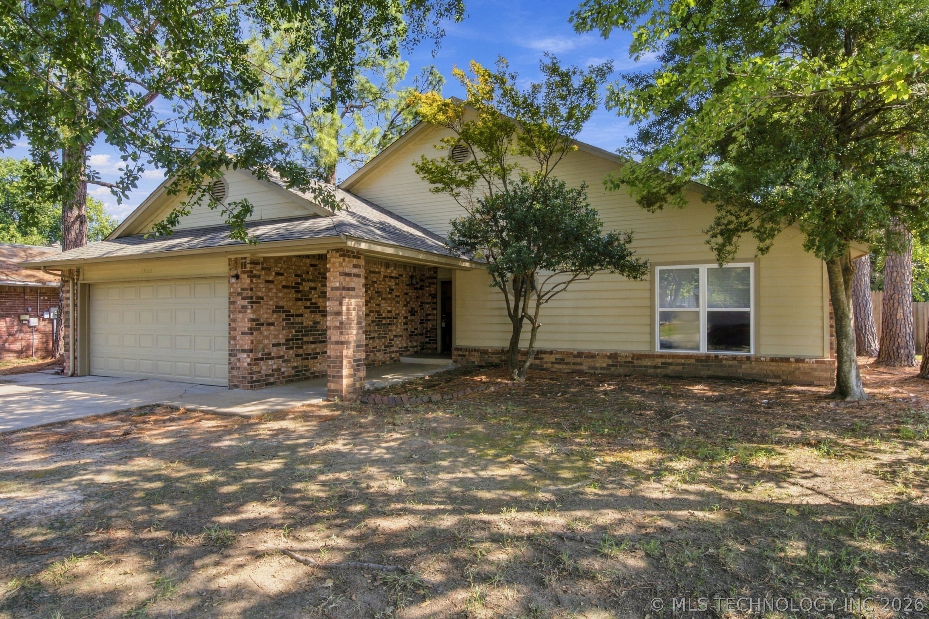 3903 S Walnut Place Property Photo 3