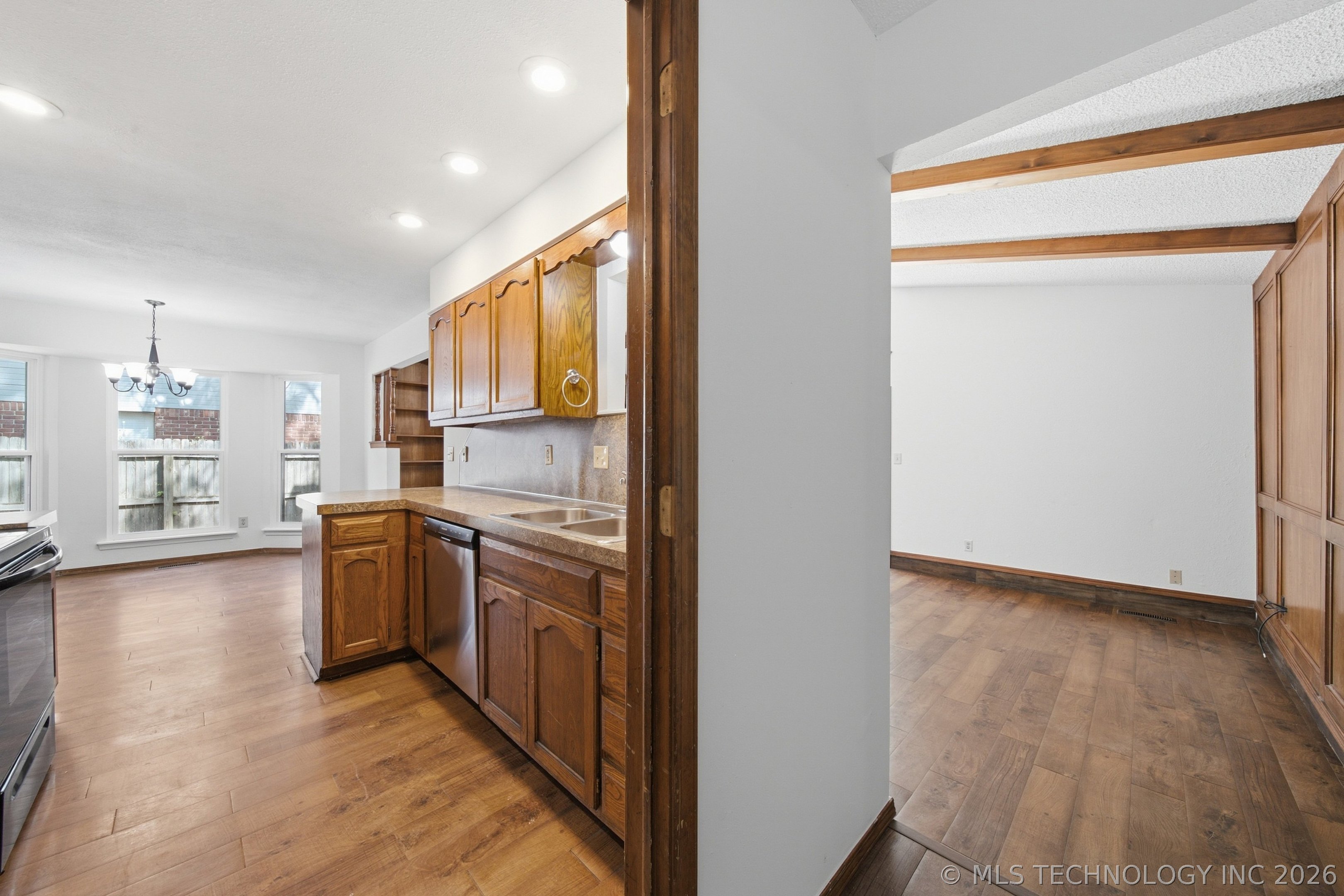 3903 S Walnut Place Property Photo 6