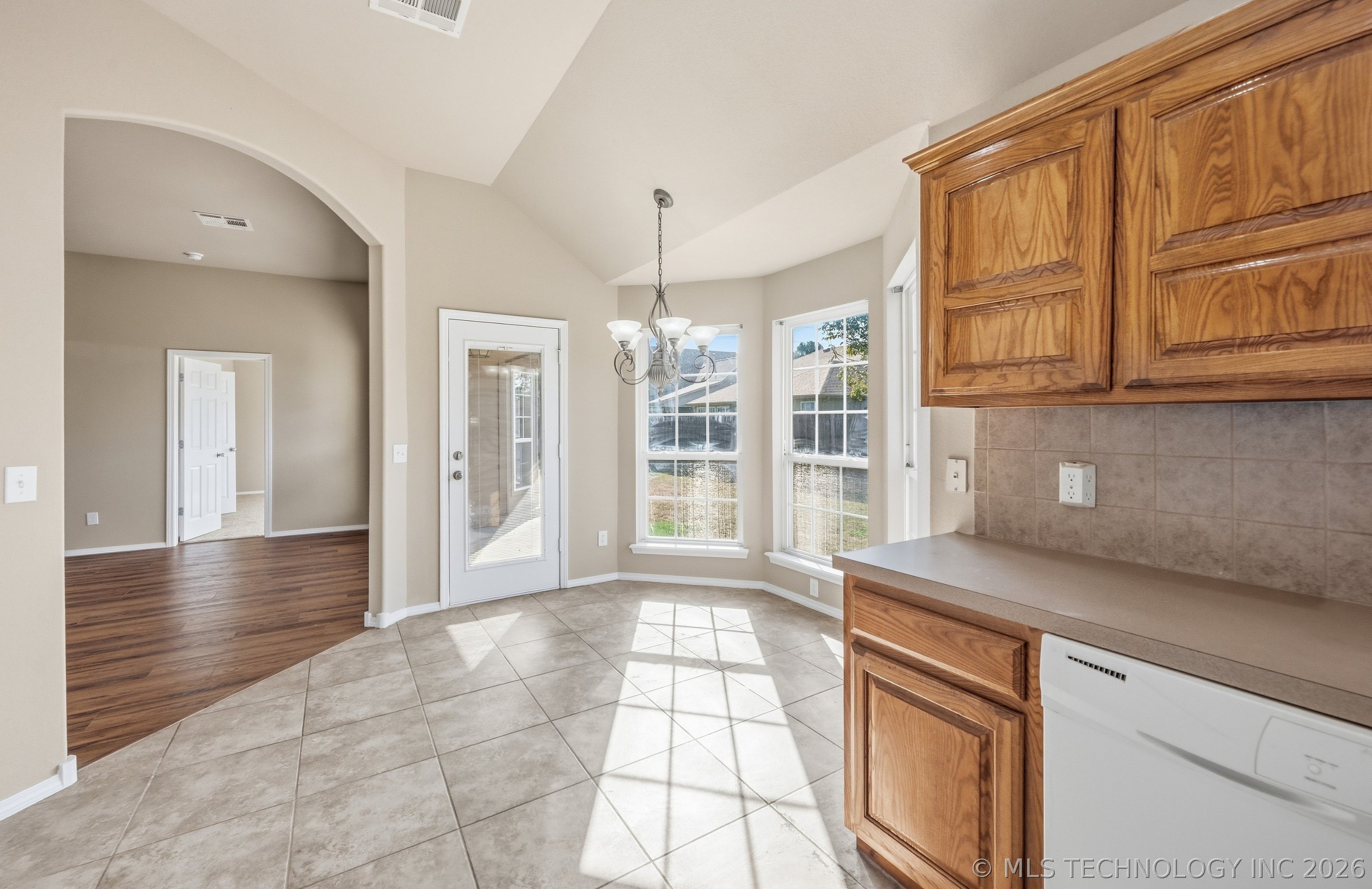 1507 W Vicksburg Place Property Photo 11