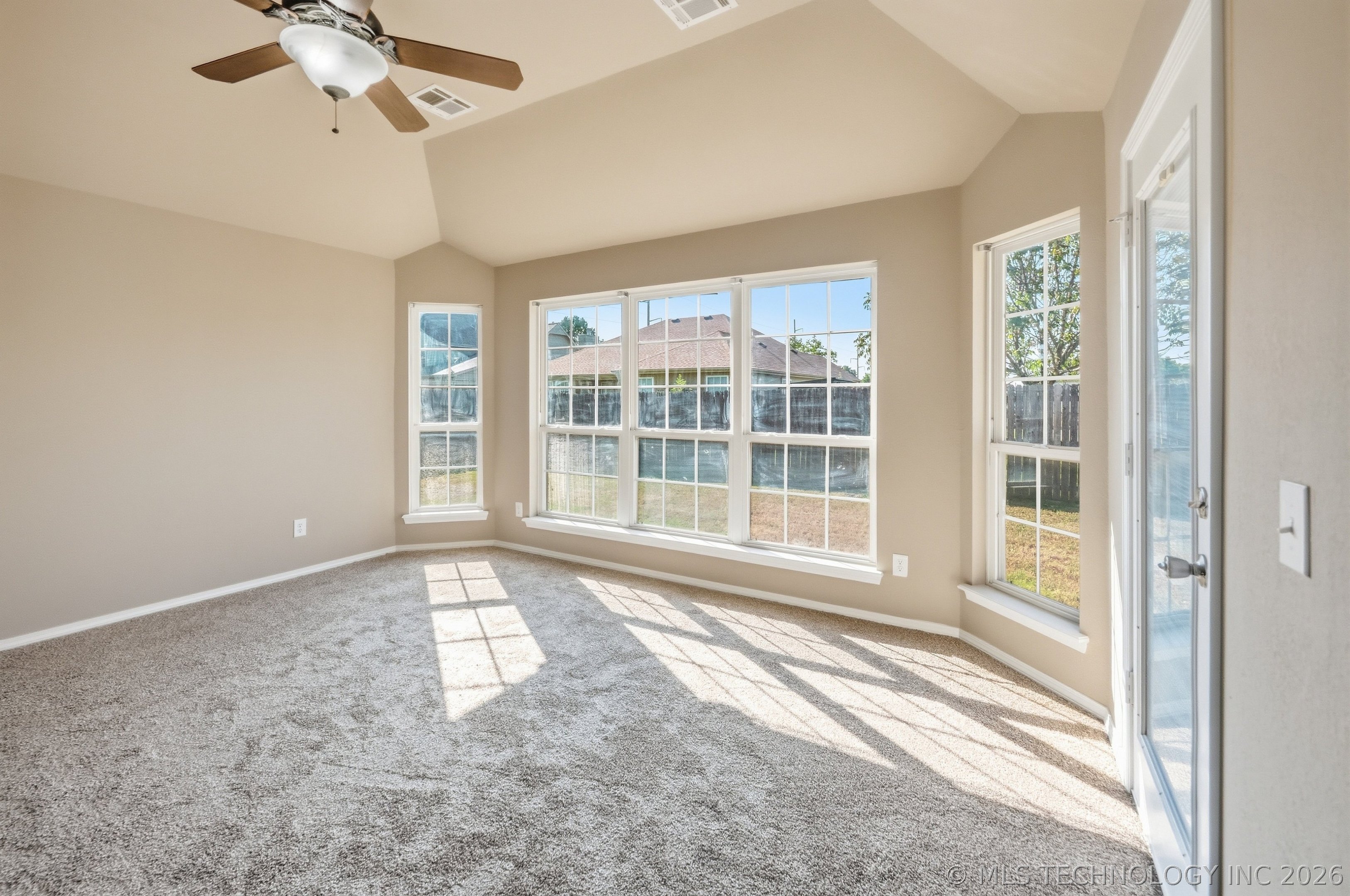 1507 W Vicksburg Place Property Photo 14