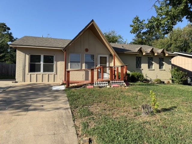 18559 E 3rd Street Property Photo 2