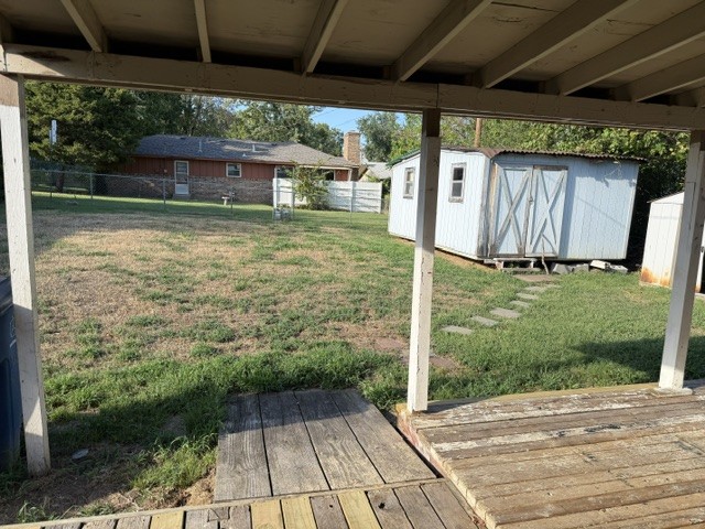 18559 E 3rd Street Property Photo 12
