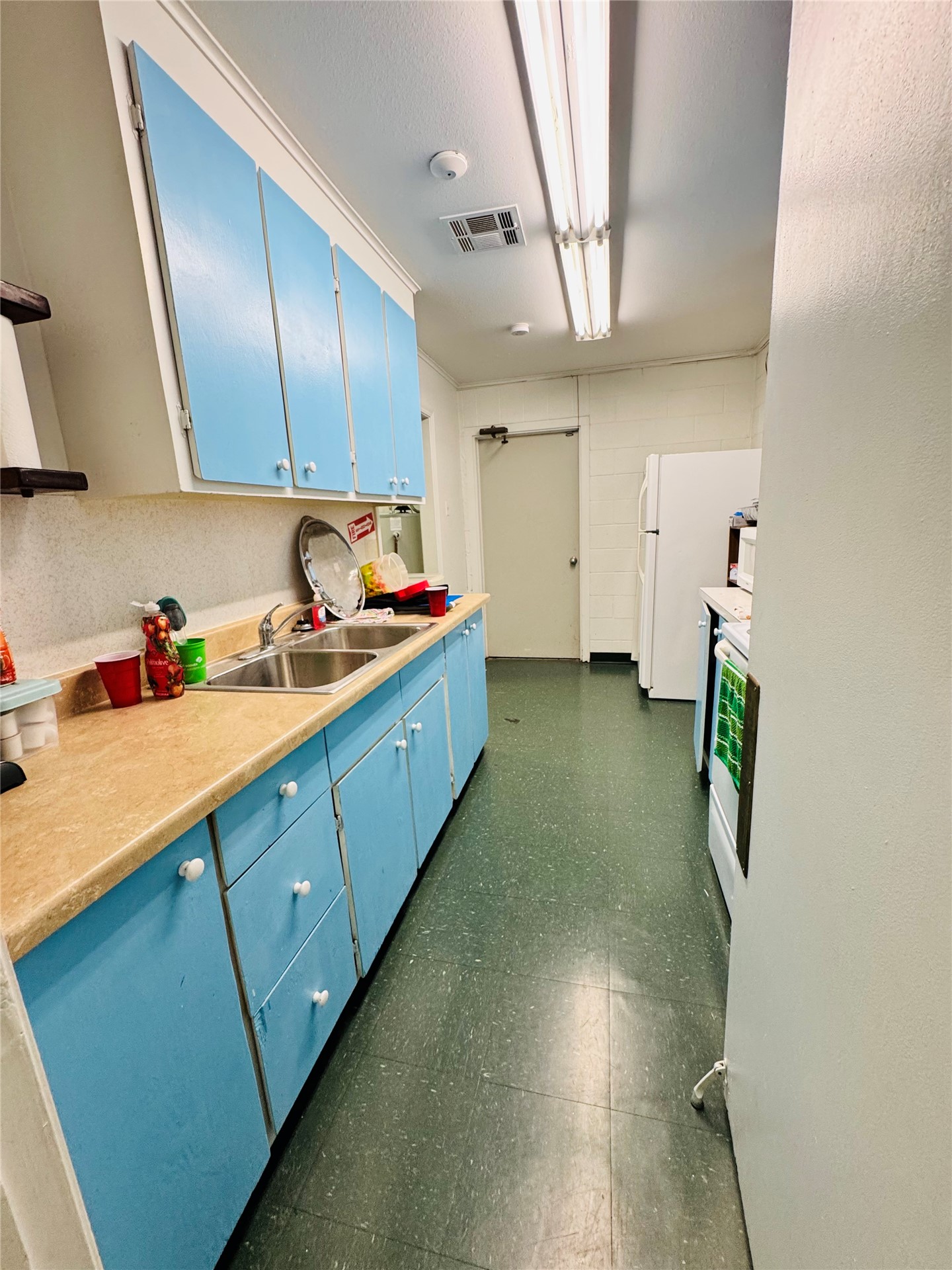 811 Grand Avenue E Property Photo 7