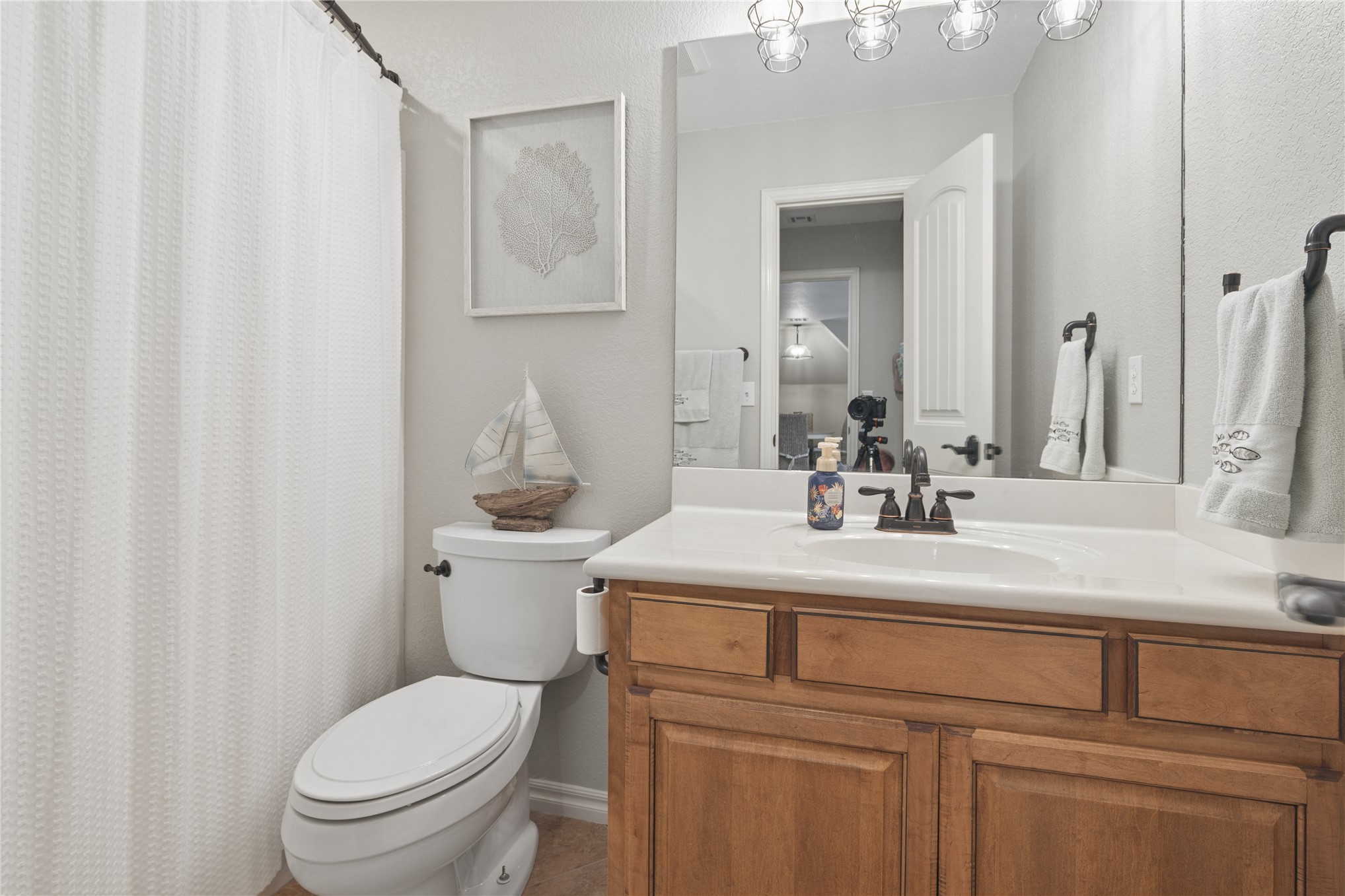 1608 E Fargo Street Property Photo 27