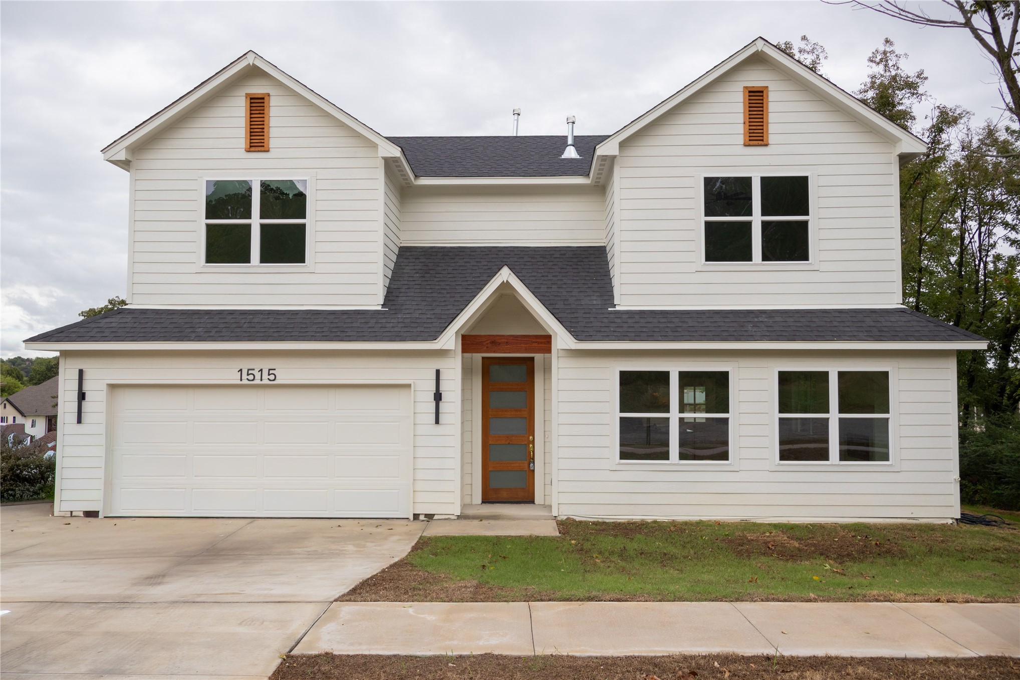 1515 N Waco Avenue