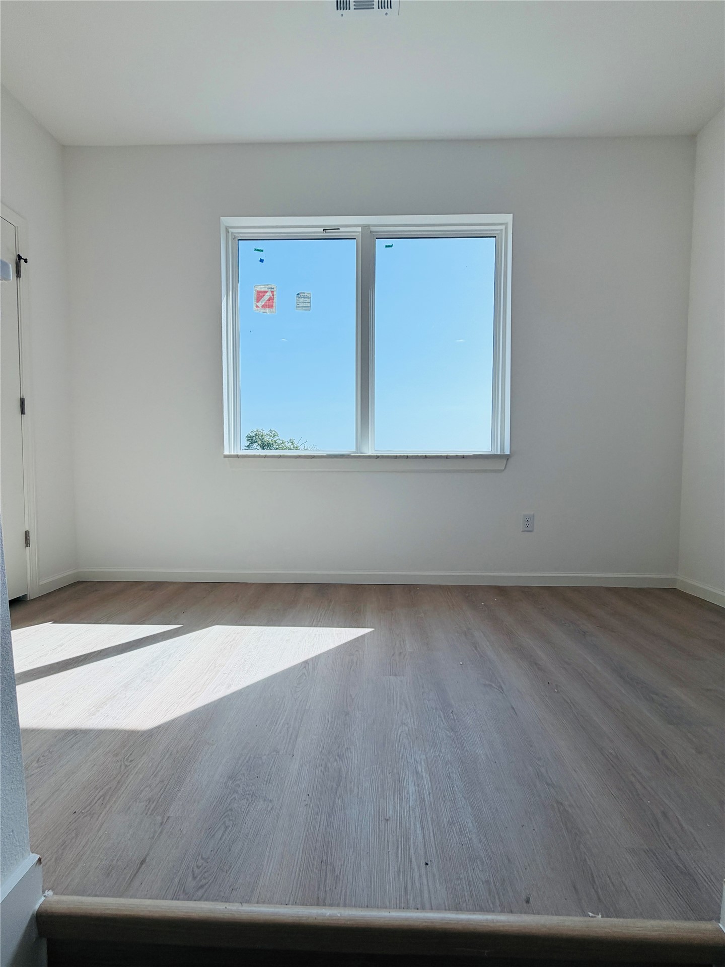 1515 N Waco Avenue Property Photo 14