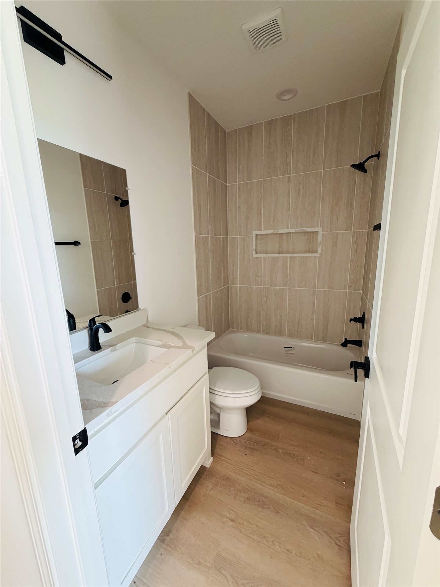 1515 N Waco Avenue Property Photo 16