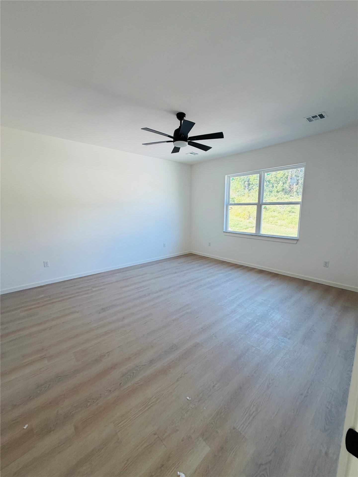 1515 N Waco Avenue Property Photo 18