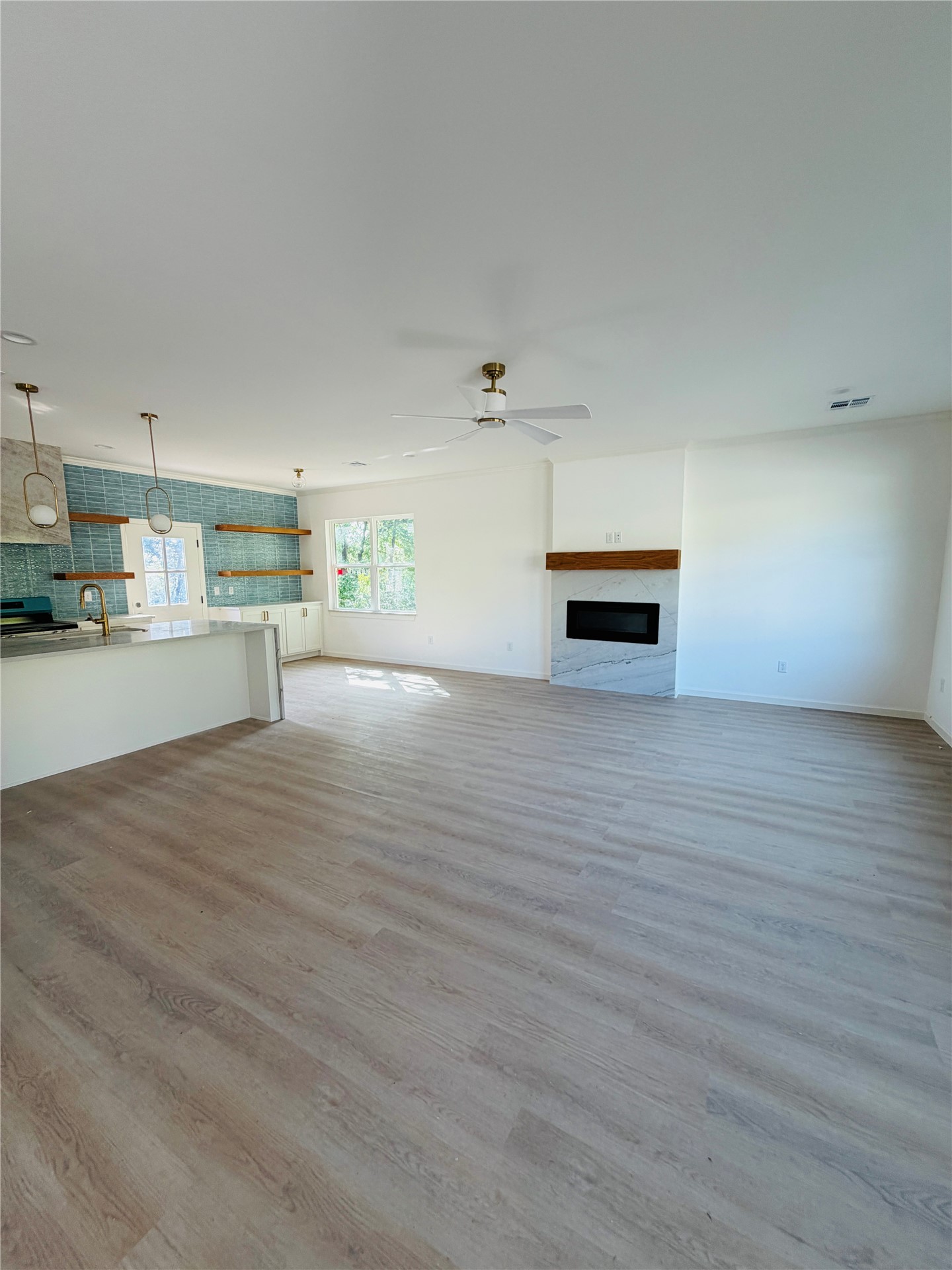 1515 N Waco Avenue Property Photo 23
