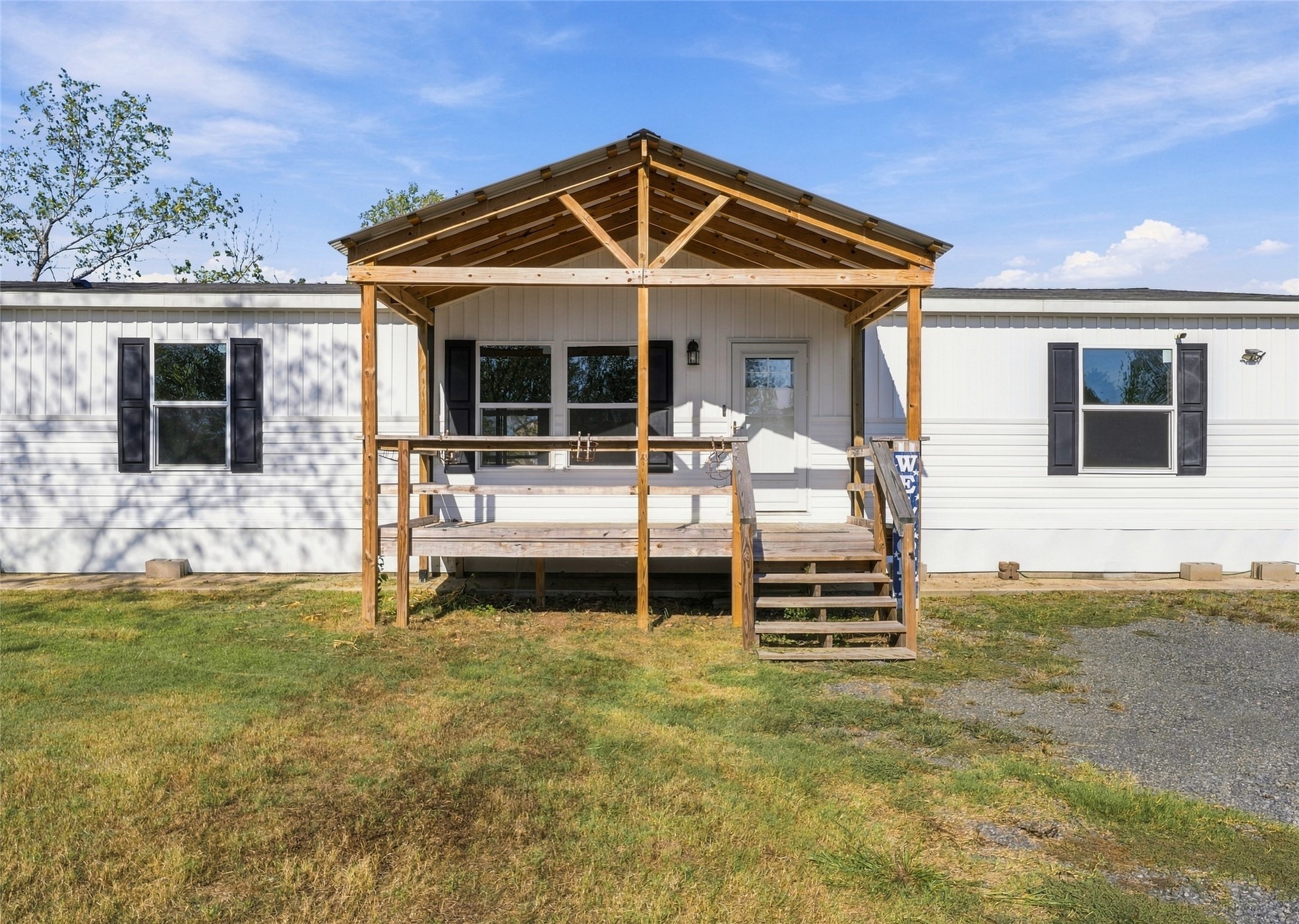 615 Jonathan Place Property Photo 8