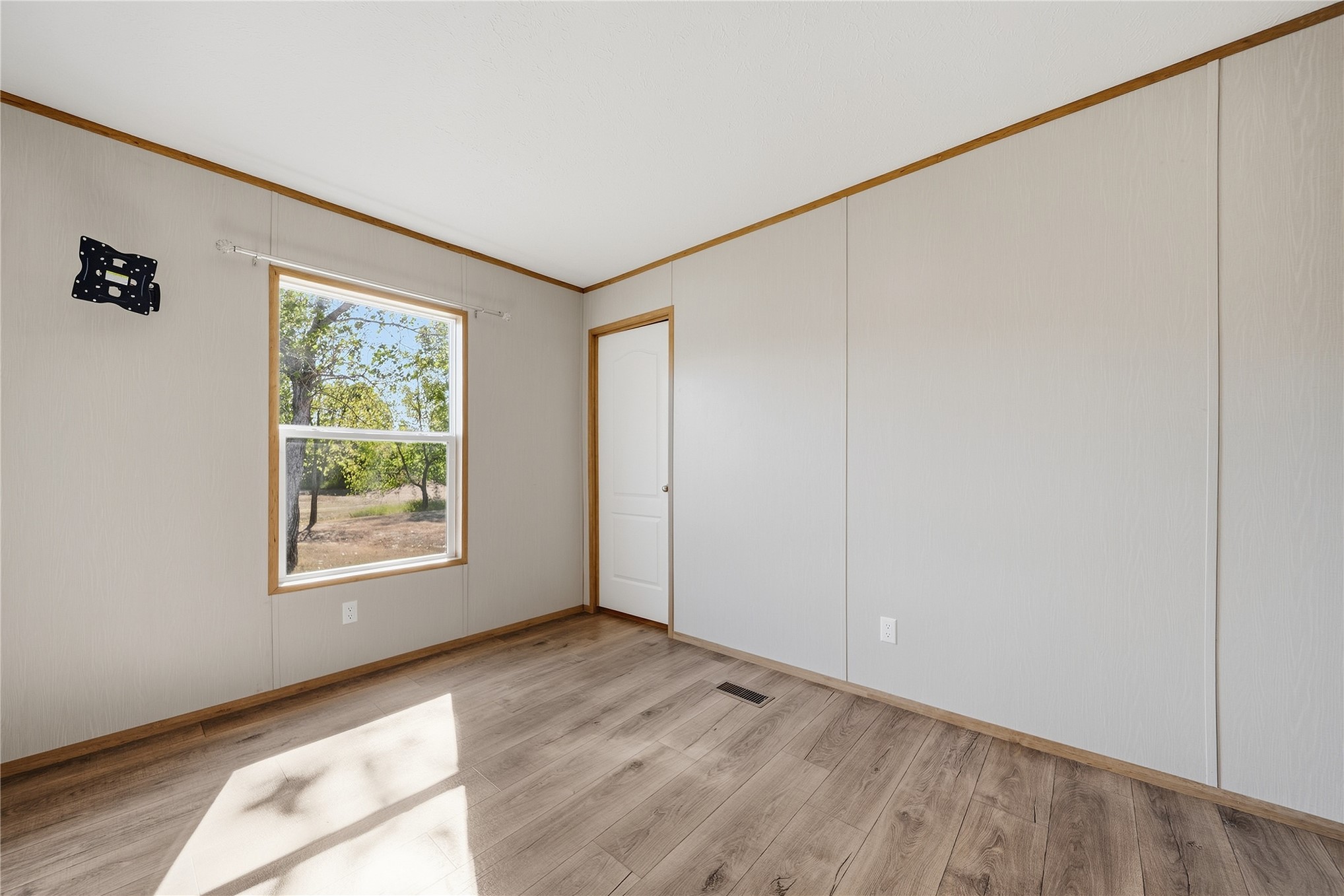 615 Jonathan Place Property Photo 28