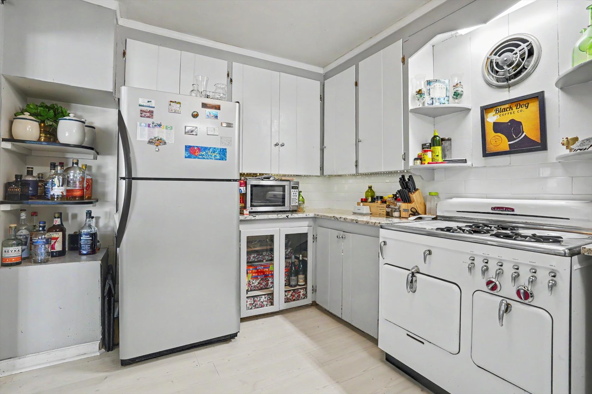5427 E 5th Place Property Photo 16