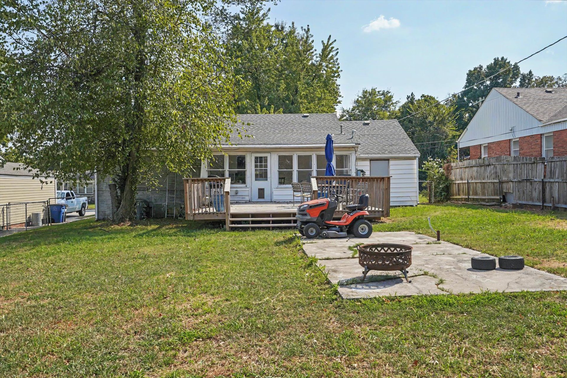 5427 E 5th Place Property Photo 25