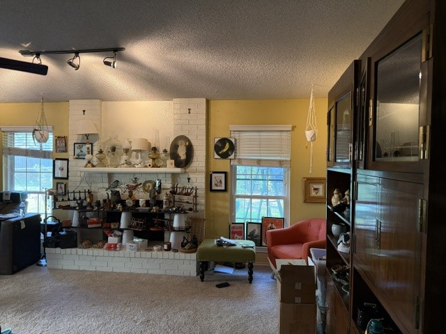 5605 S Juniper Avenue Property Photo 3