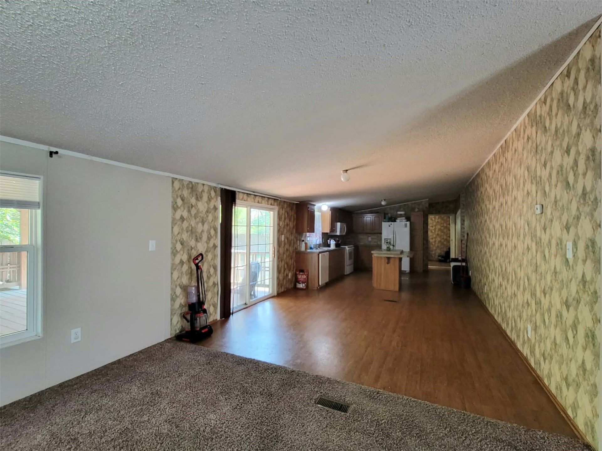 302 E Schley Street Property Photo 9
