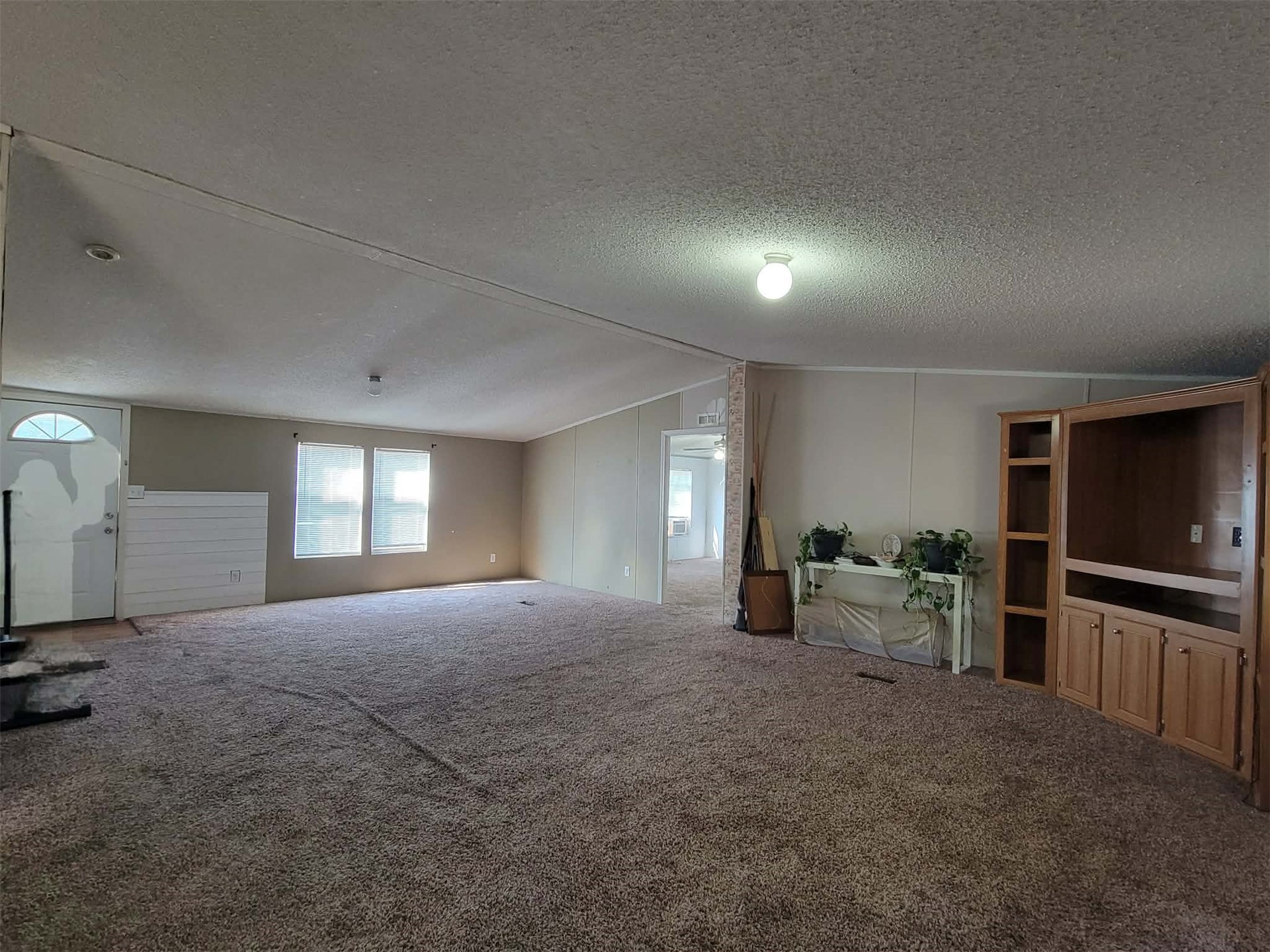 302 E Schley Street Property Photo 11