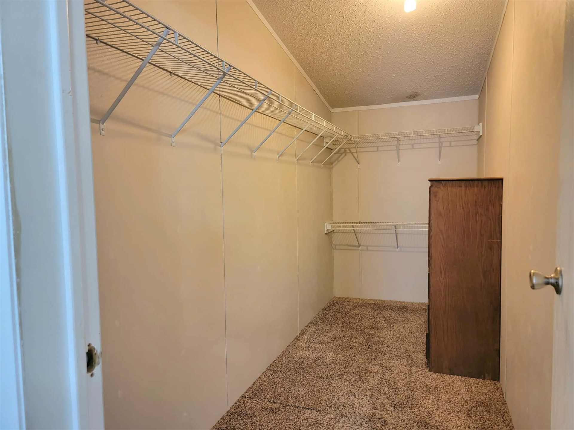 302 E Schley Street Property Photo 20
