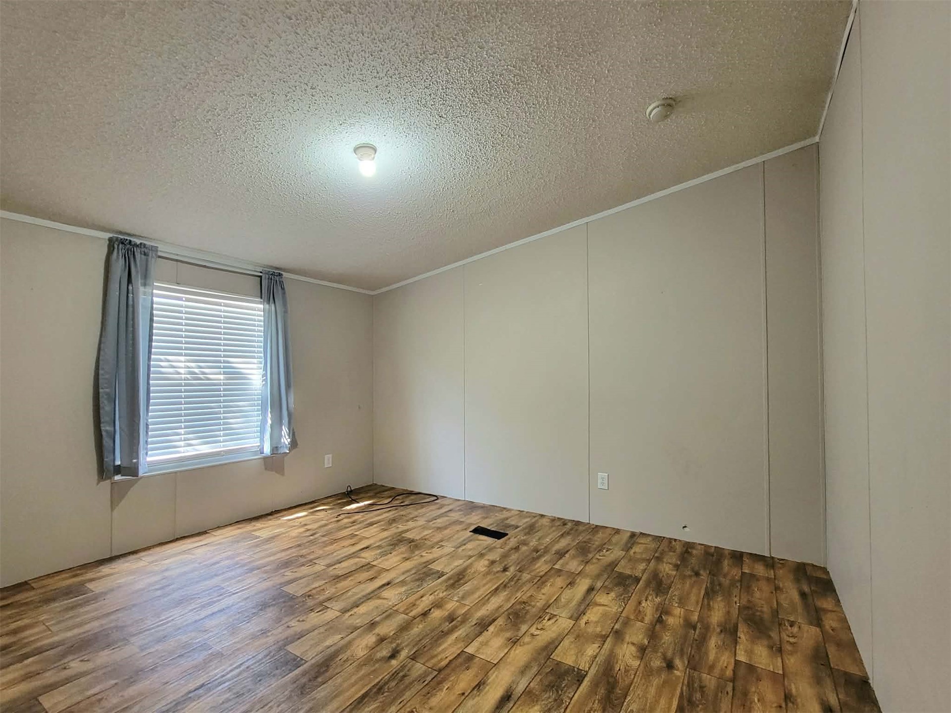 302 E Schley Street Property Photo 21